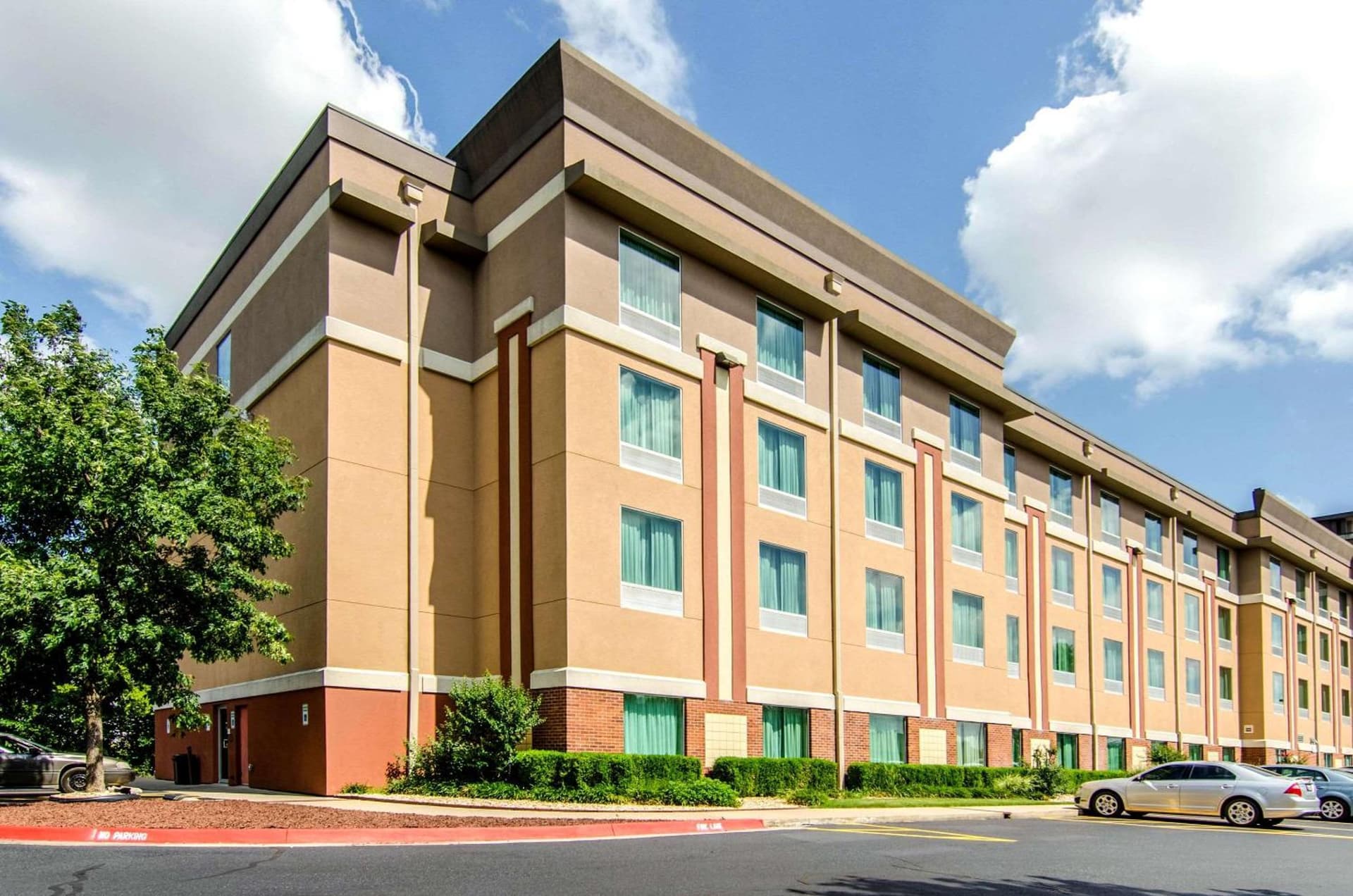 Comfort Suites Bentonville - Rogers interior in Bentonville, AR — gallery photo 2