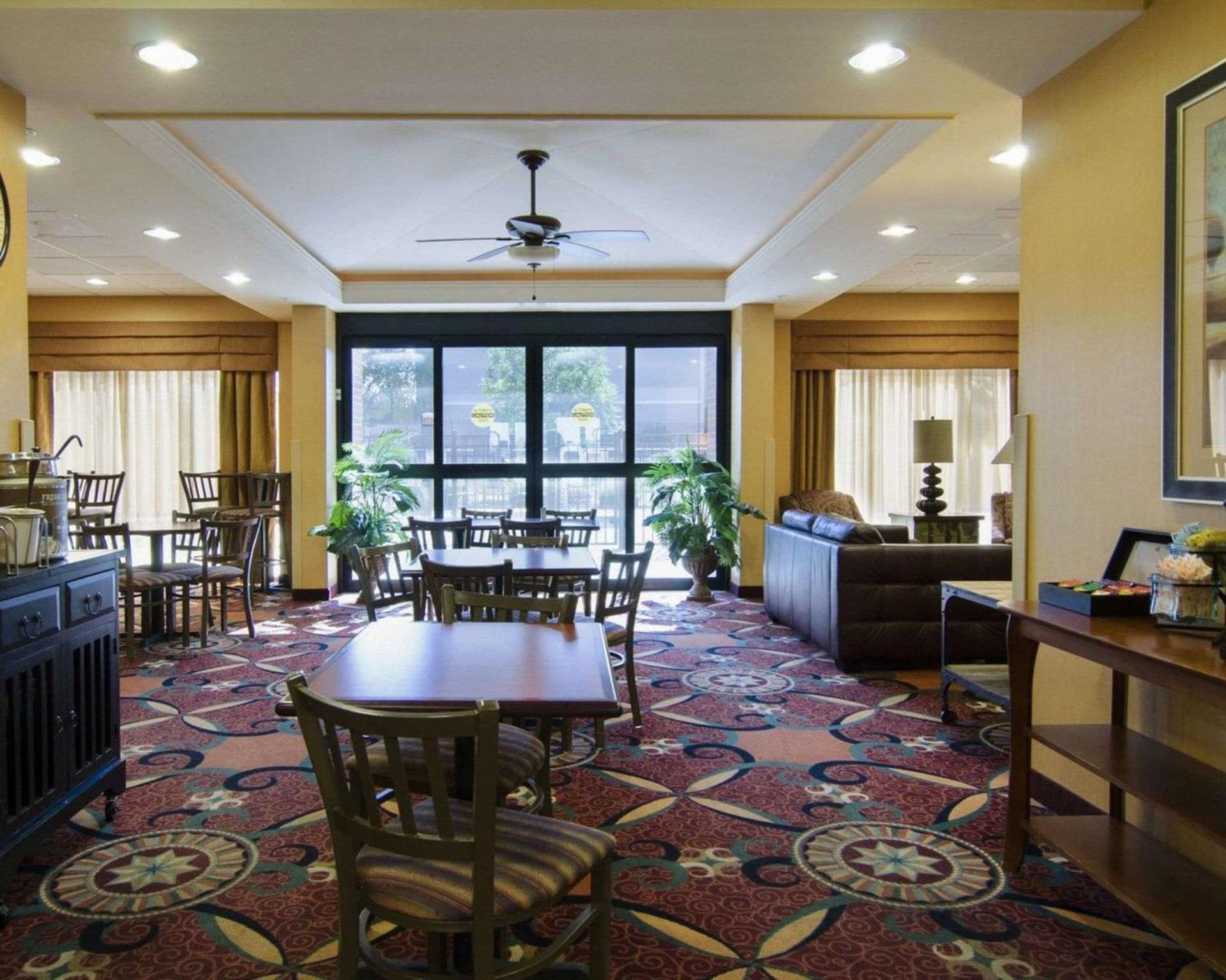 Affordable Suites of America Rogers - Bentonville gallery photo in Rogers, AR — image 11