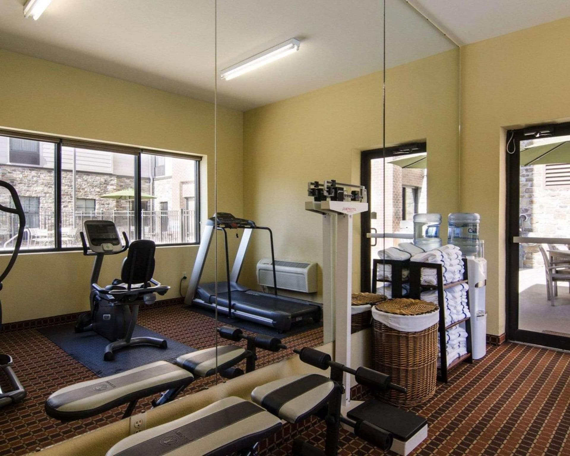 Affordable Suites of America Rogers - Bentonville gallery photo in Rogers, AR — image 7