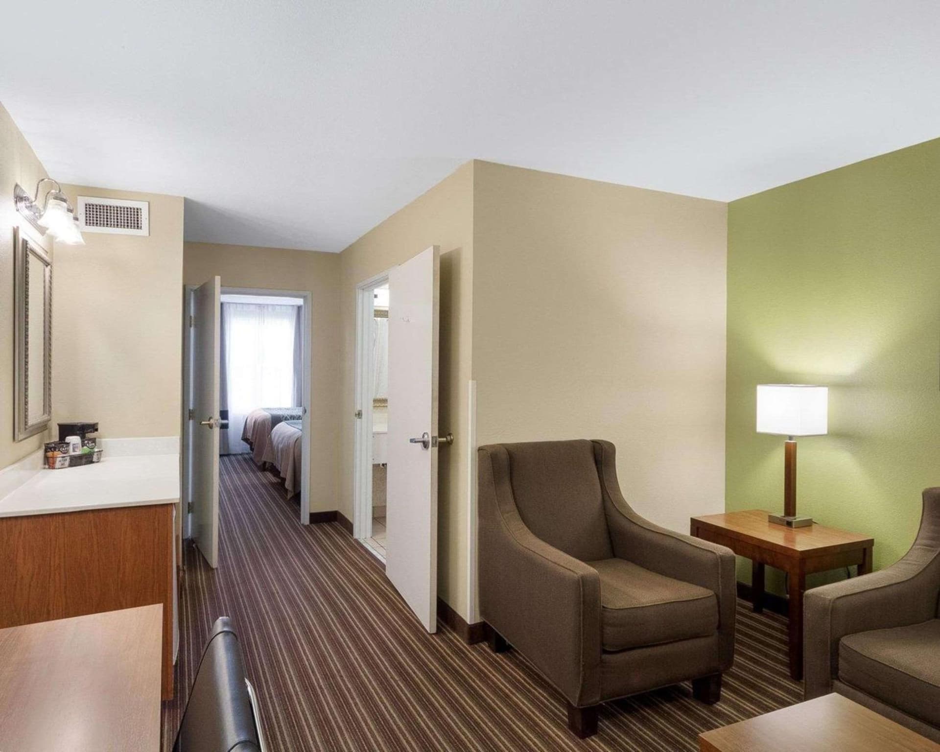 Comfort Inn & Suites Fayetteville-University Area gallery photo in Fayetteville, AR — image 7