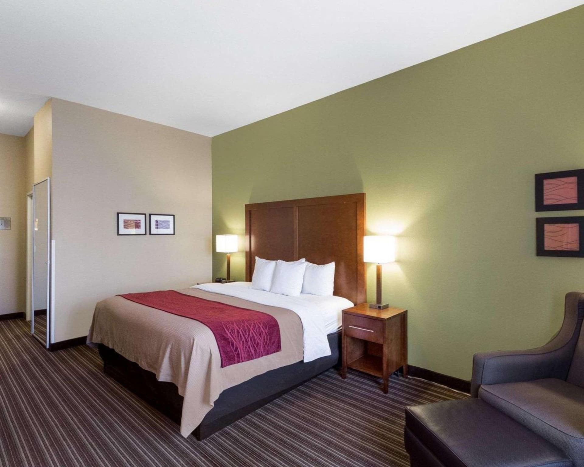 Comfort Inn & Suites Fayetteville-University Area interior in Fayetteville, AR — gallery photo 2