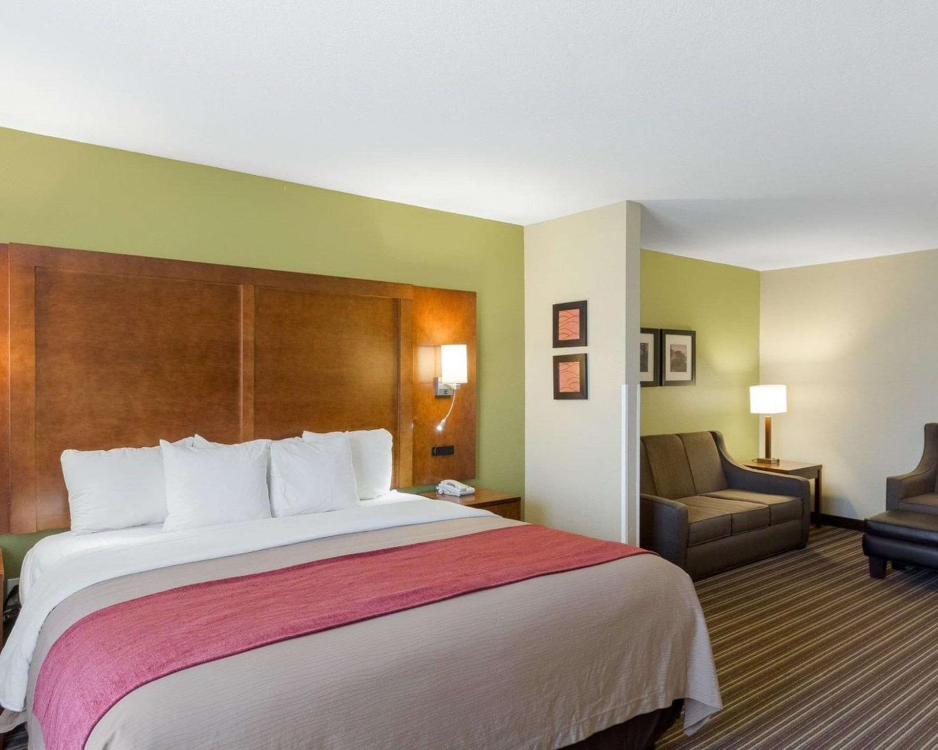 Comfort Inn & Suites Fayetteville-University Area gallery photo in Fayetteville, AR — image 10