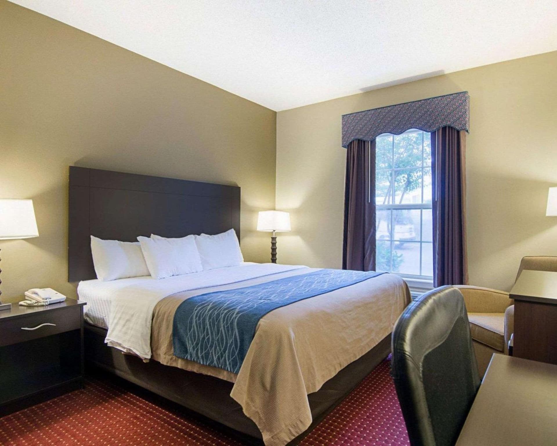 Quality Inn & Suites Little Rock West interior in Little Rock, AR — gallery photo 2