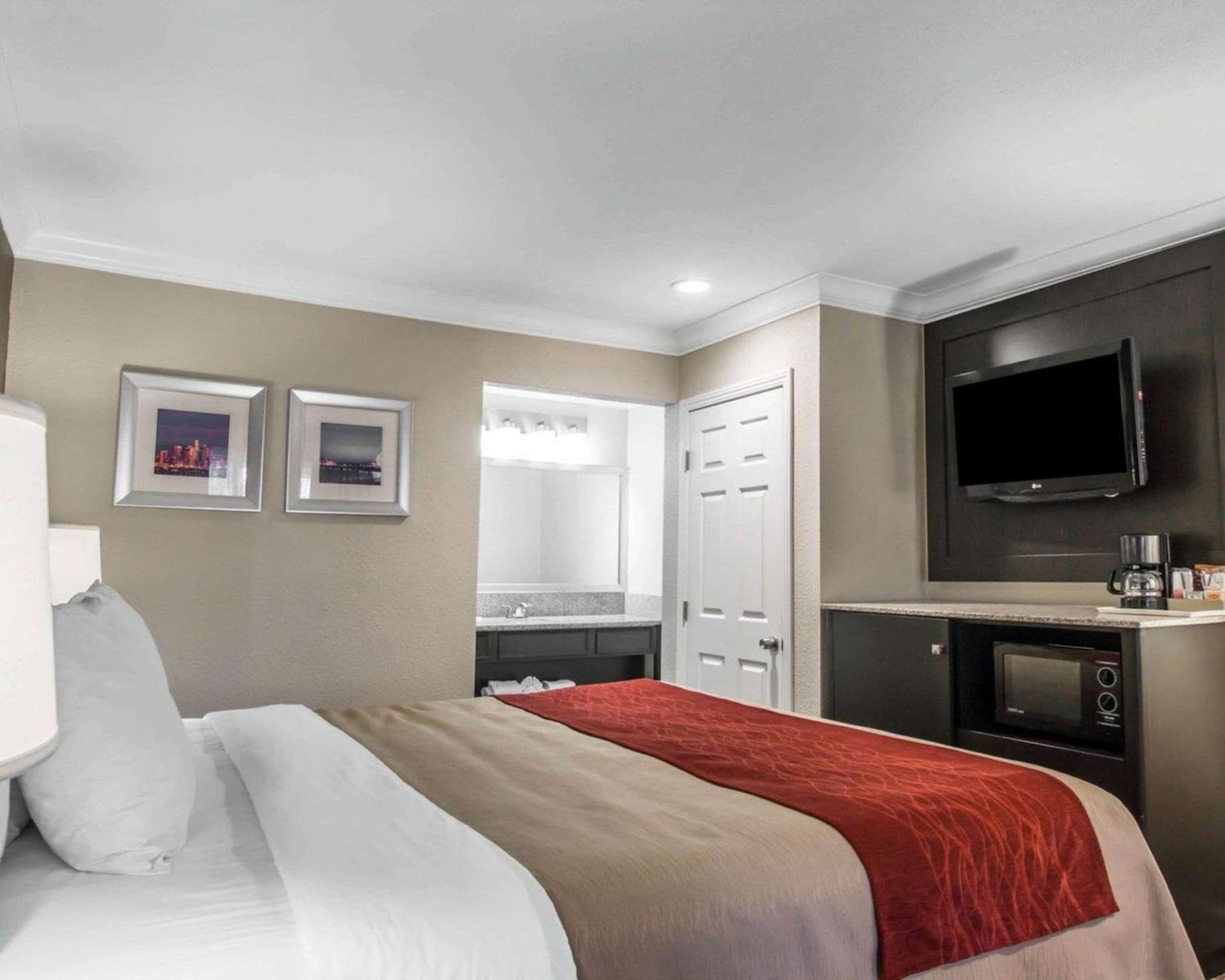 Quality Inn Downey gallery photo in Downey, CA — image 24