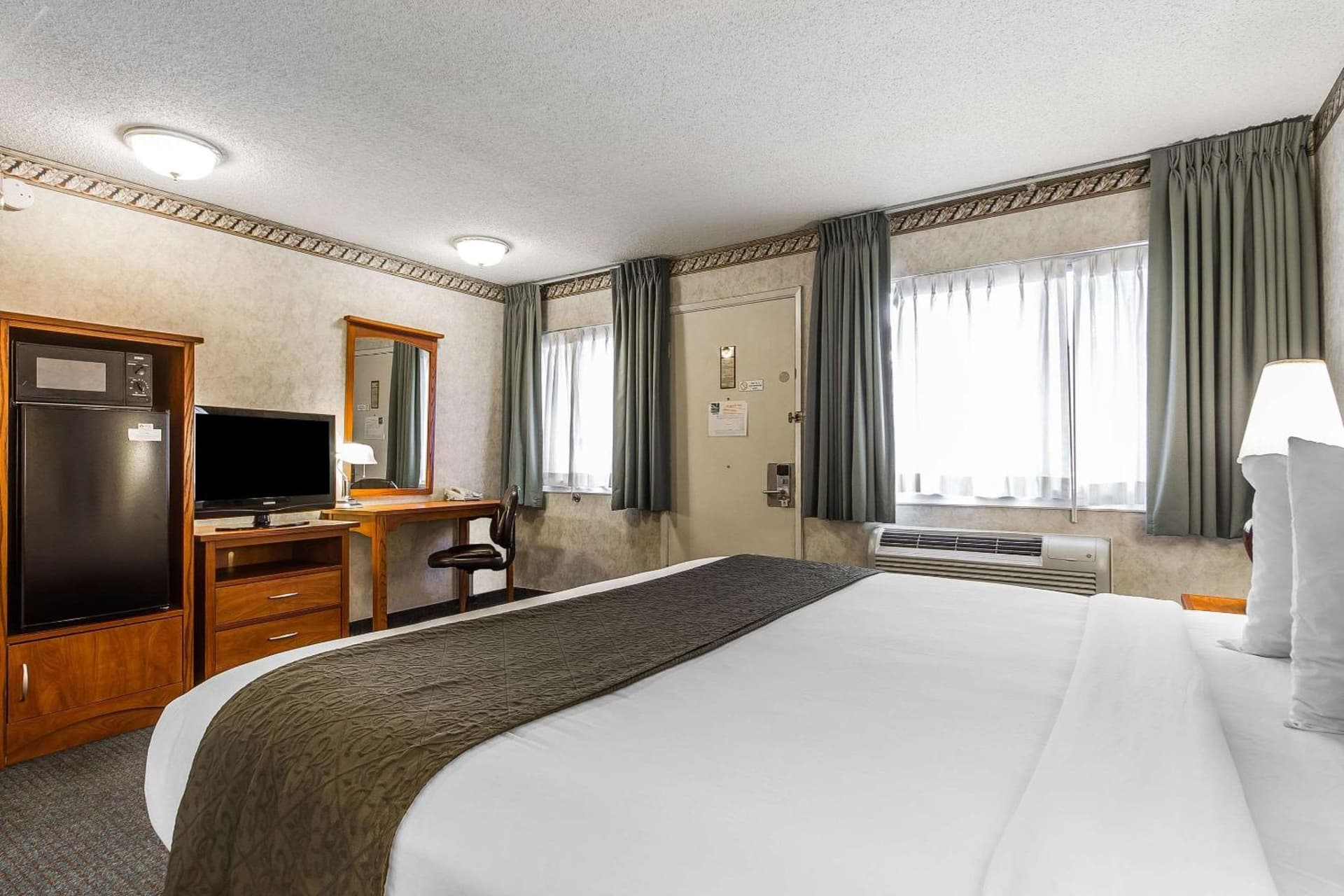 Quality Inn & Suites Silicon Valley gallery photo in Santa Clara, CA — image 11