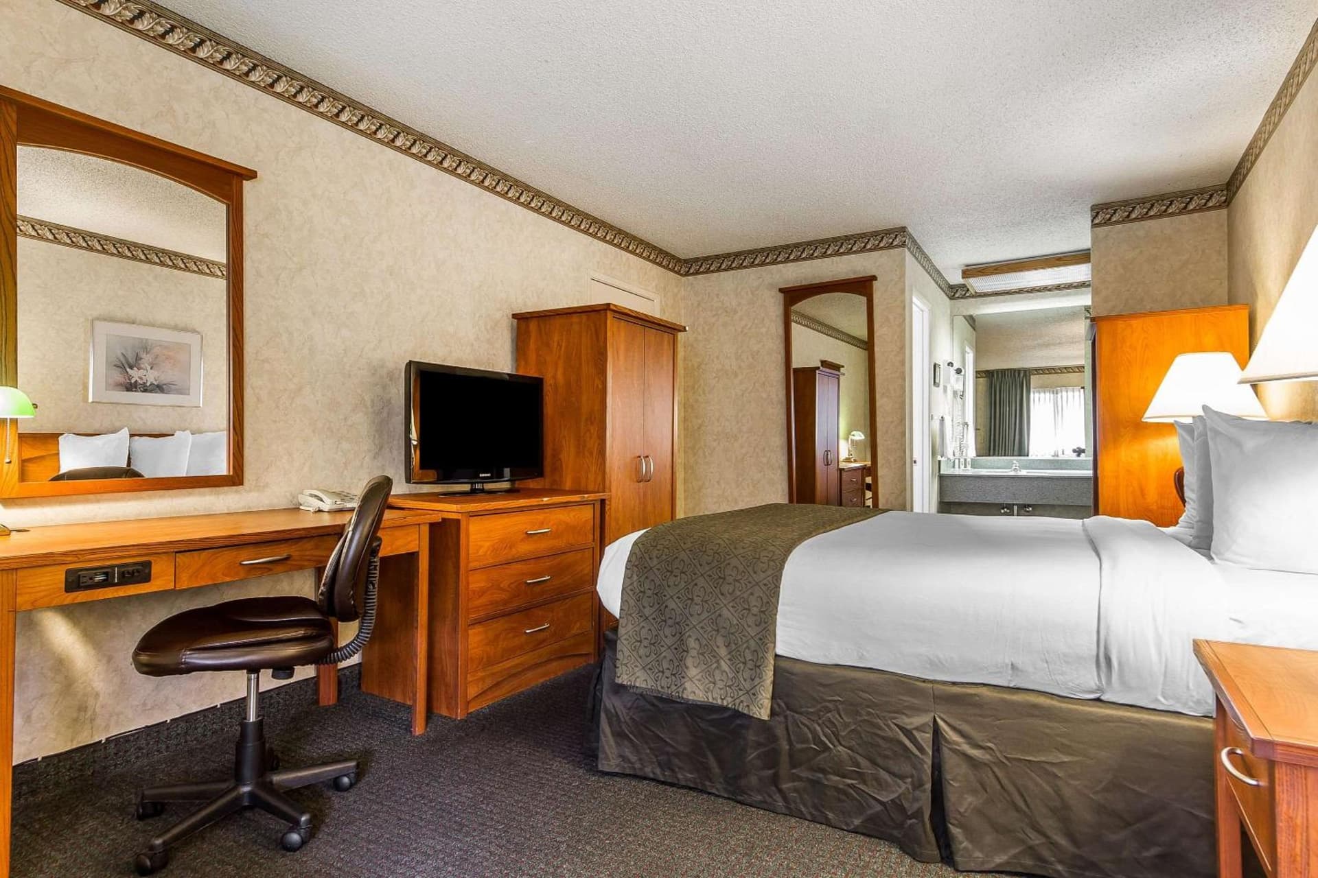 Quality Inn & Suites Silicon Valley gallery photo in Santa Clara, CA — image 5