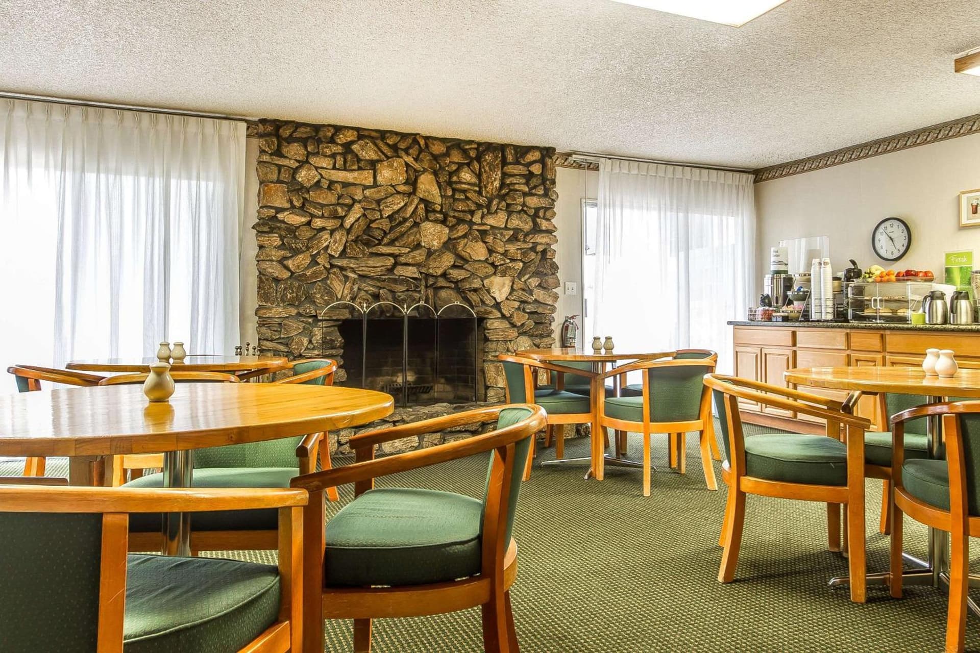 Quality Inn & Suites Silicon Valley gallery photo in Santa Clara, CA — image 42