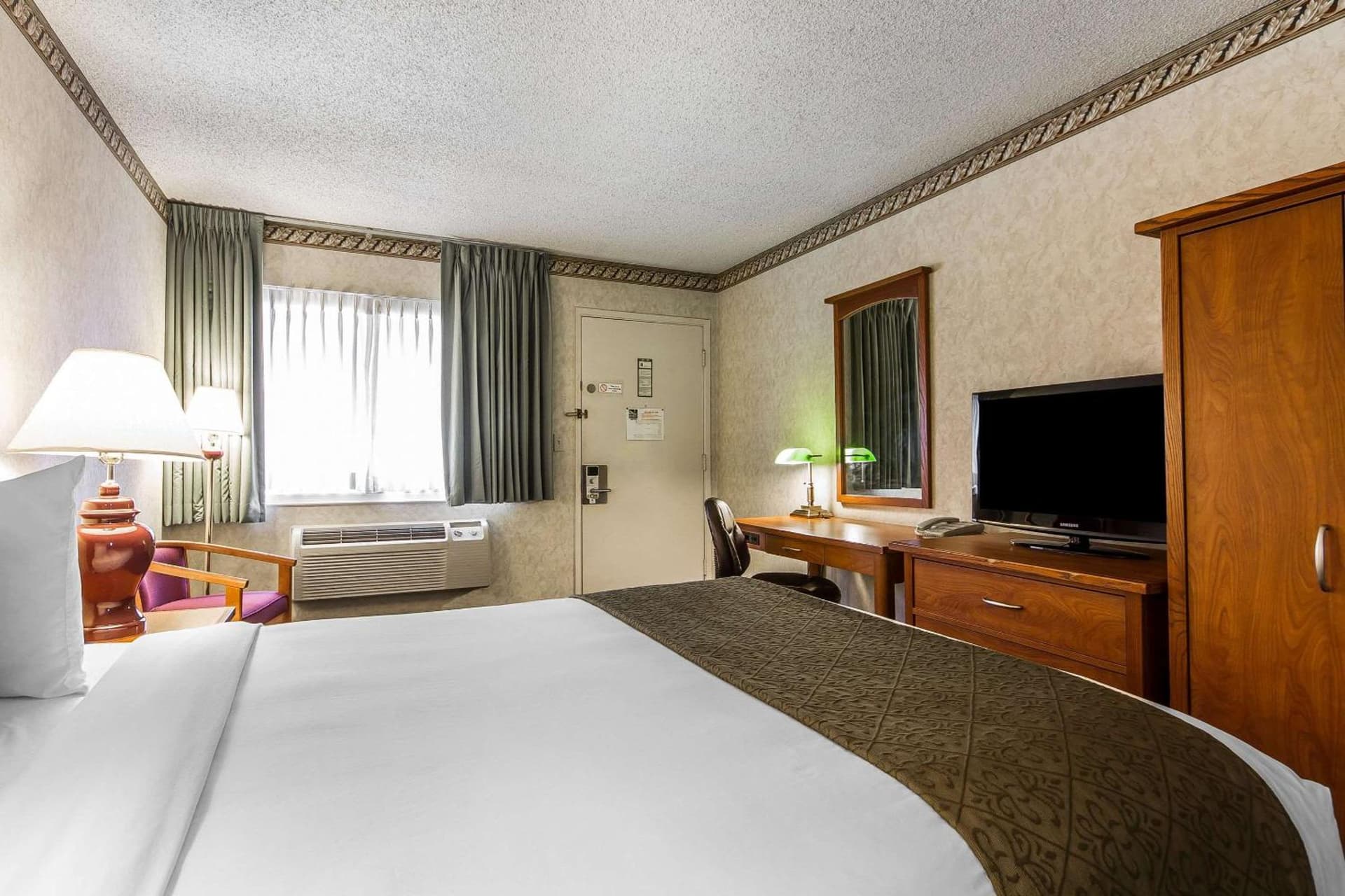 Quality Inn & Suites Silicon Valley gallery photo in Santa Clara, CA — image 47