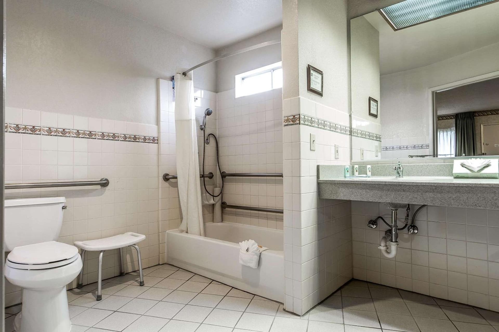 Quality Inn & Suites Silicon Valley gallery photo in Santa Clara, CA — image 9