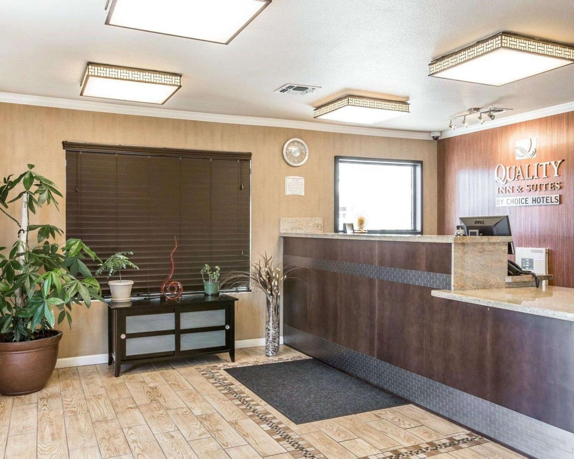 Quality Inn & Suites Woodland - Sacramento Airport interior in Woodland, CA — gallery photo 2