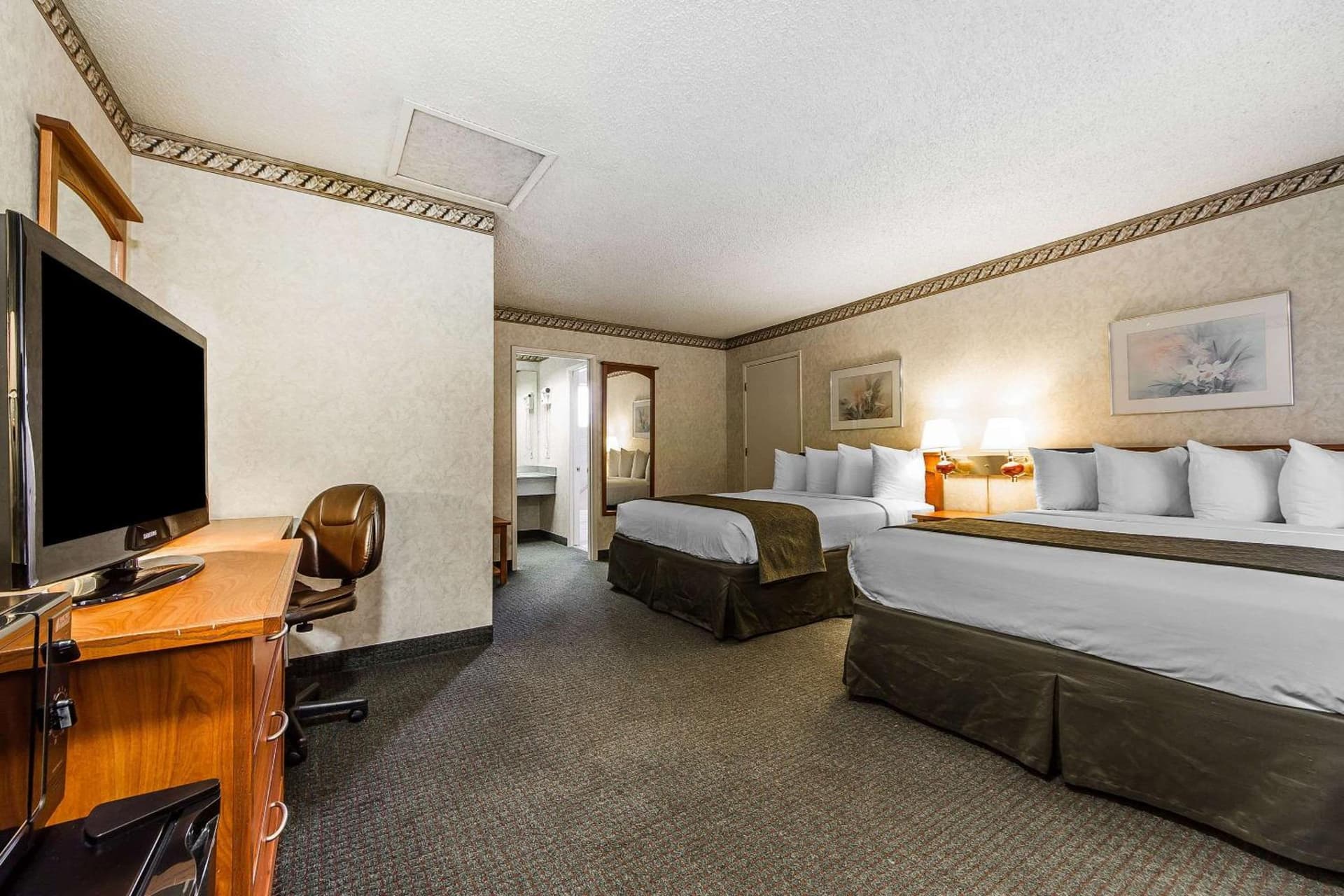 Quality Inn & Suites Silicon Valley gallery photo in Santa Clara, CA — image 7
