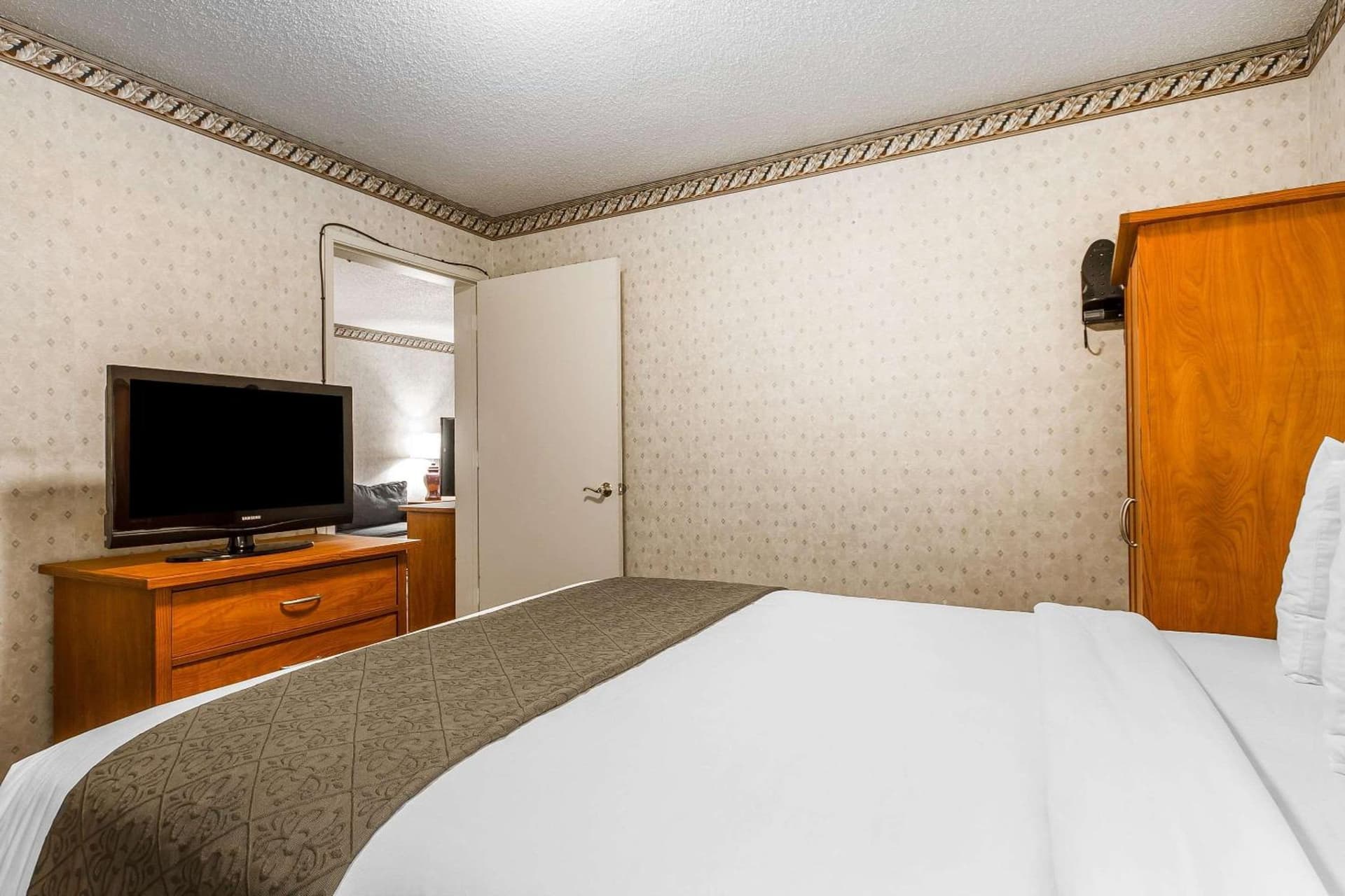 Quality Inn & Suites Silicon Valley gallery photo in Santa Clara, CA — image 32