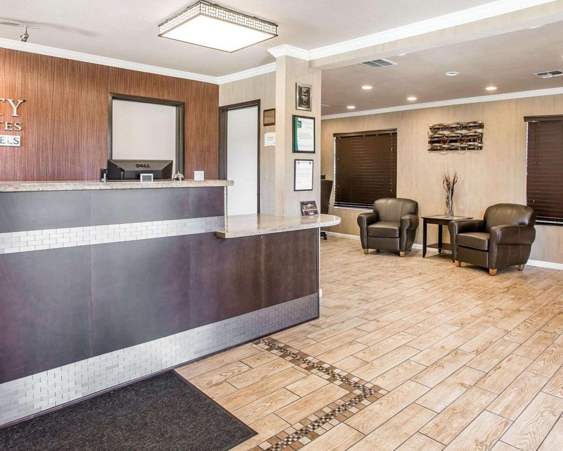 Quality Inn & Suites Woodland - Sacramento Airport property views in Woodland, CA — gallery photo 3