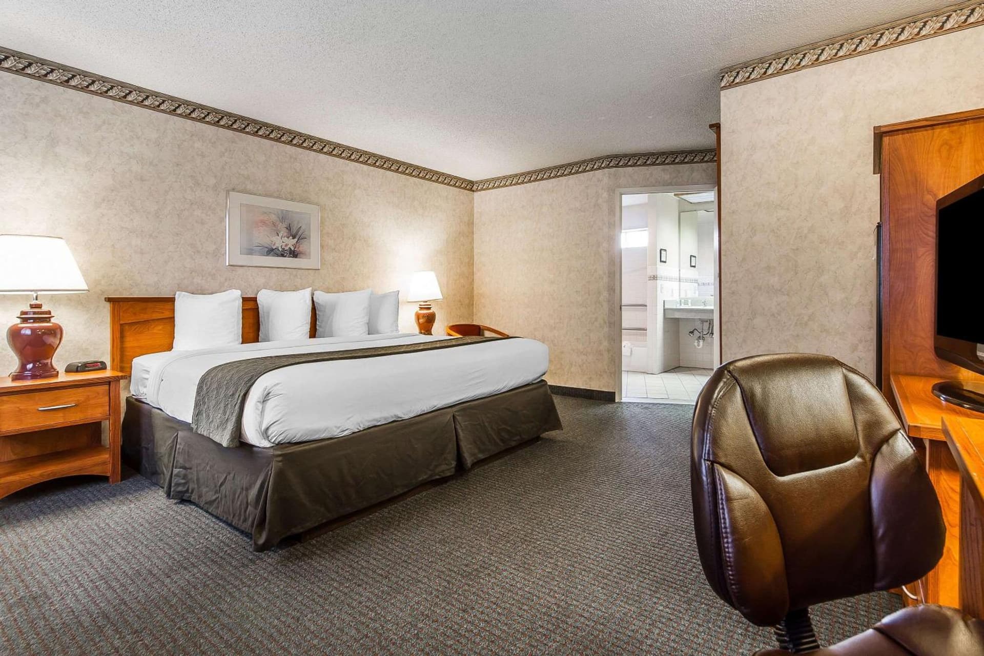 Quality Inn & Suites Silicon Valley gallery photo in Santa Clara, CA — image 40