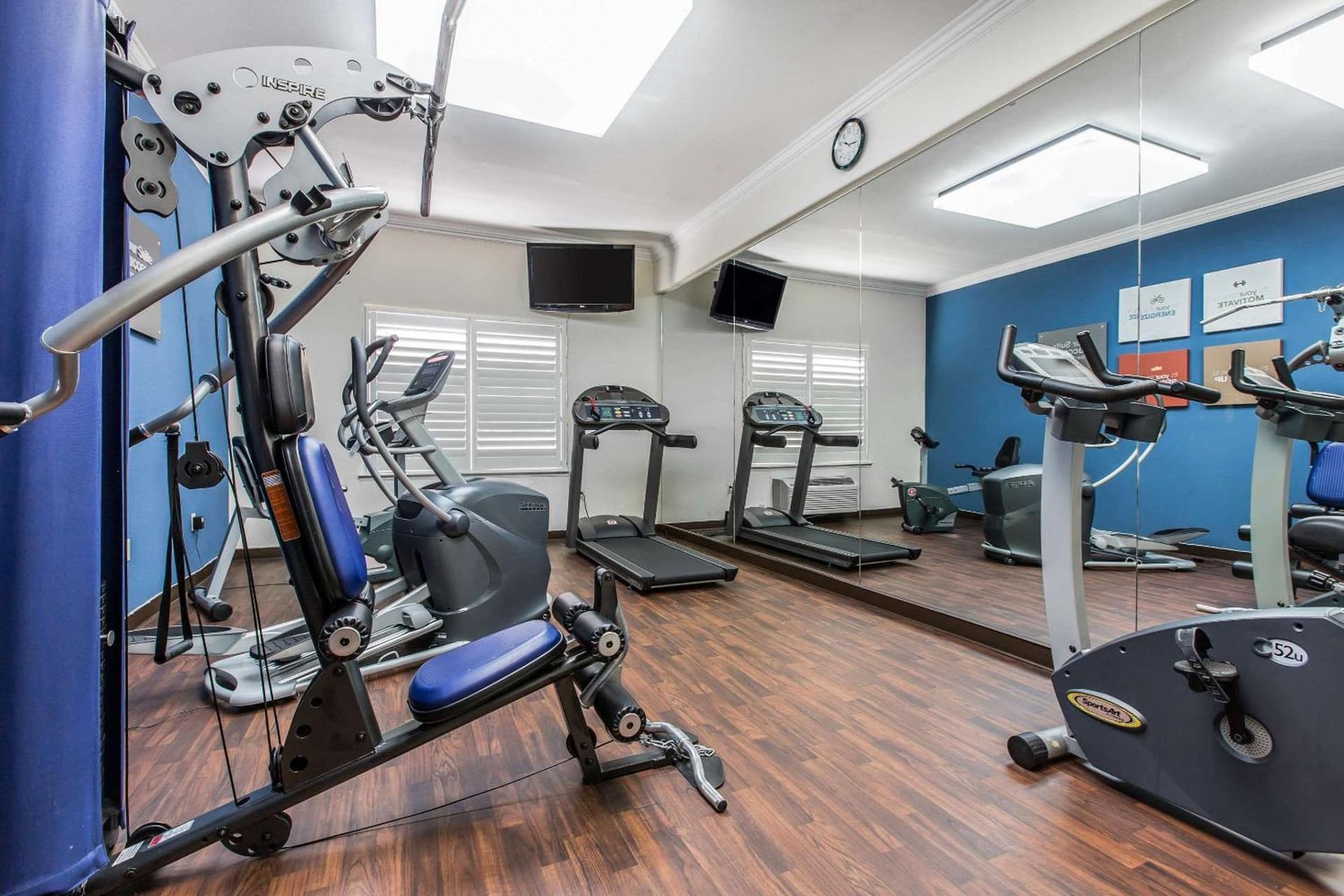 Comfort Suites Fresno River Park interior in Fresno, CA — gallery photo 2