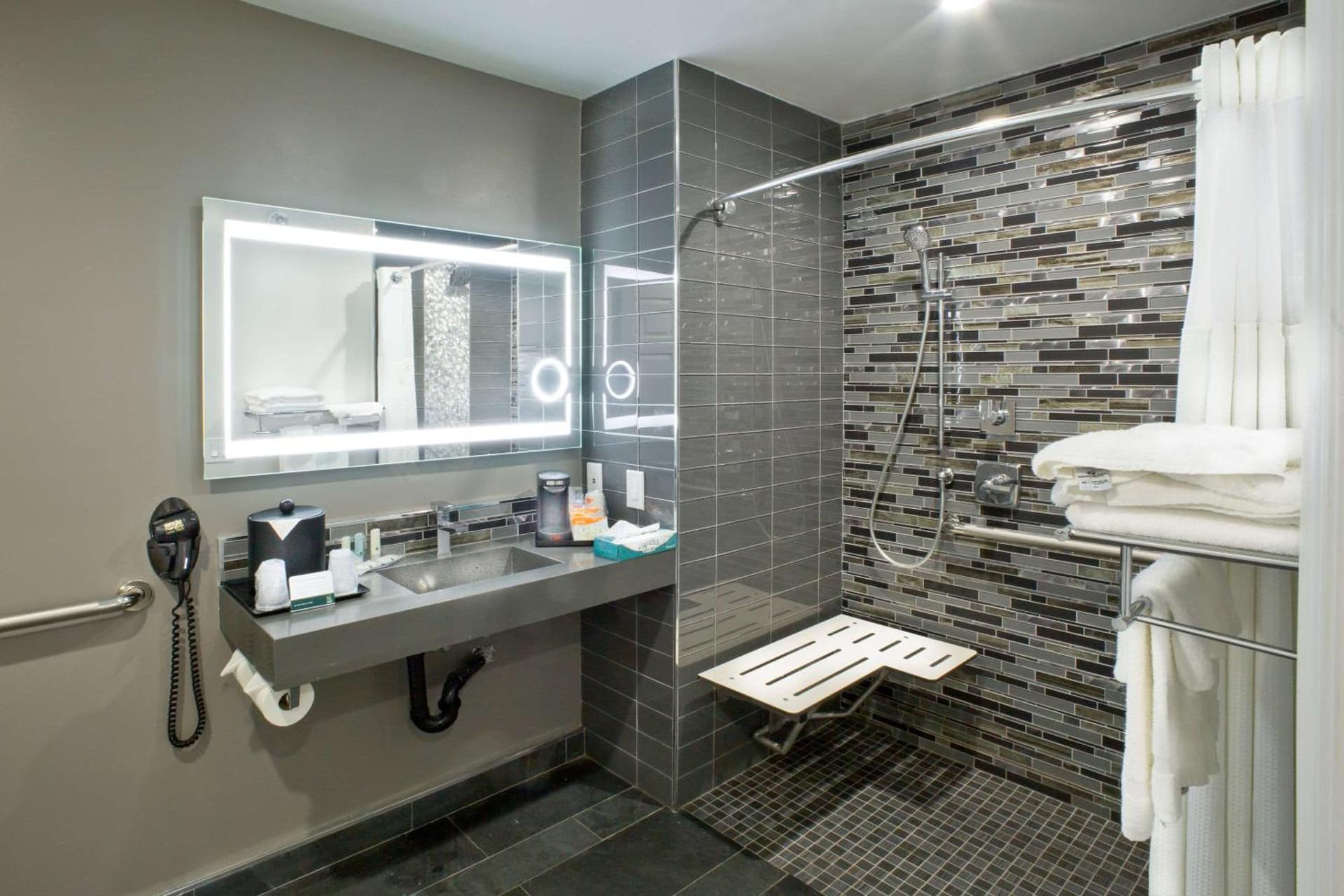 Bay Area Inn & Suites gallery photo in Hayward, CA — image 11