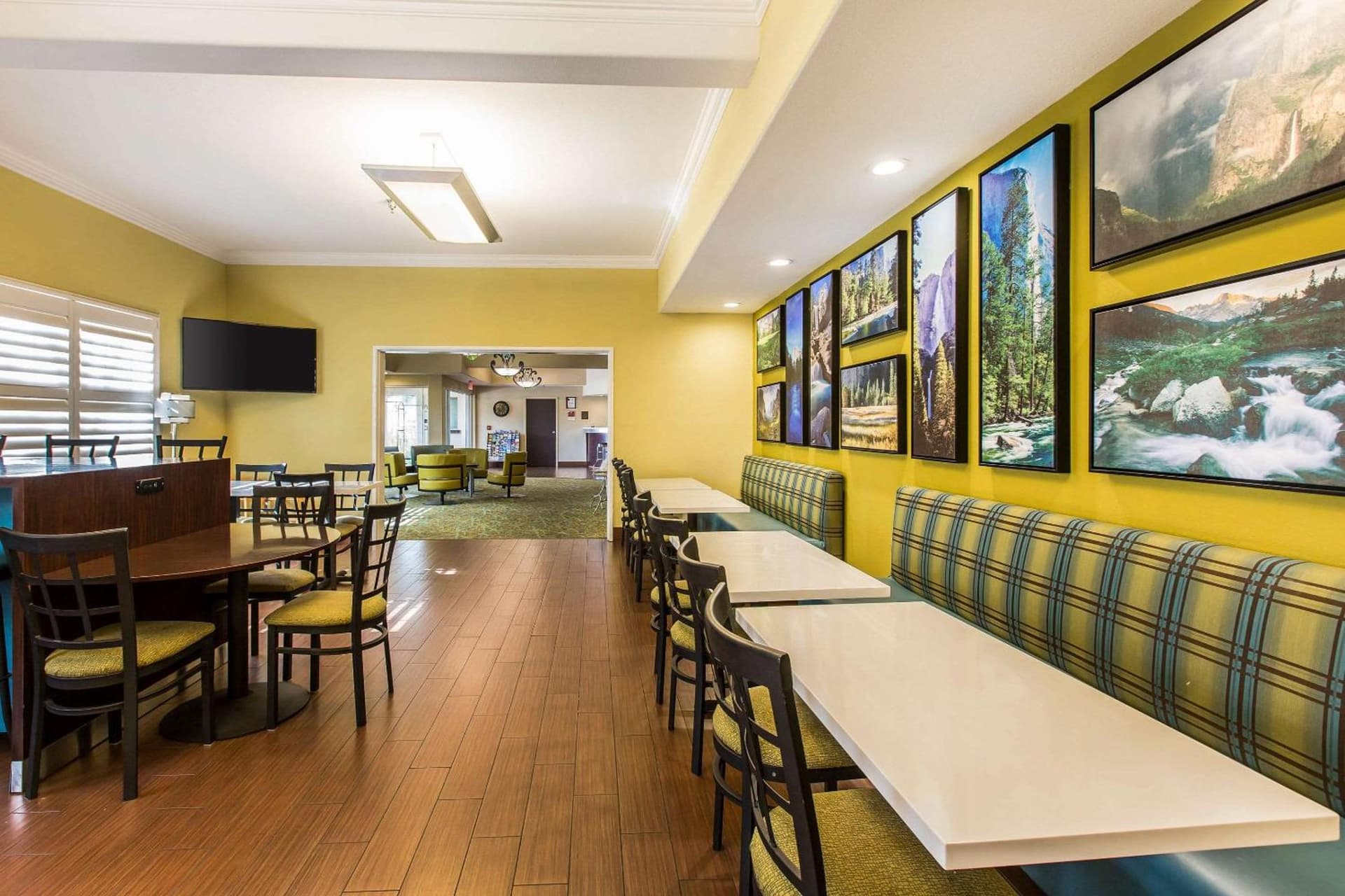 Comfort Suites Fresno River Park gallery photo in Fresno, CA — image 32