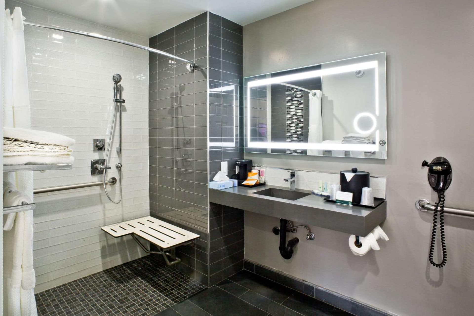 Bay Area Inn & Suites gallery photo in Hayward, CA — image 7