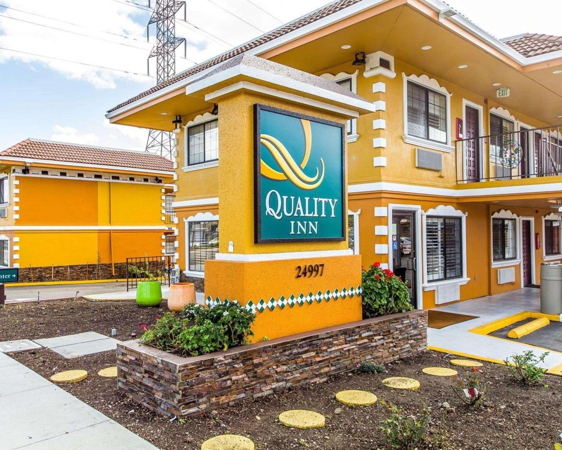 Bay Area Inn & Suites interior in Hayward, CA — gallery photo 2