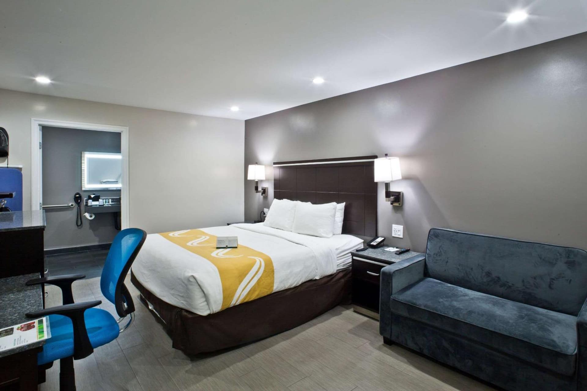 Bay Area Inn & Suites interior in Hayward, CA — gallery photo 2