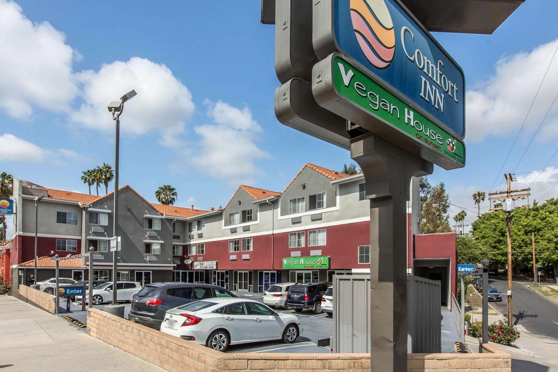 Comfort Inn Los Angeles near Hollywood property views in Los Angeles, CA — gallery photo 3