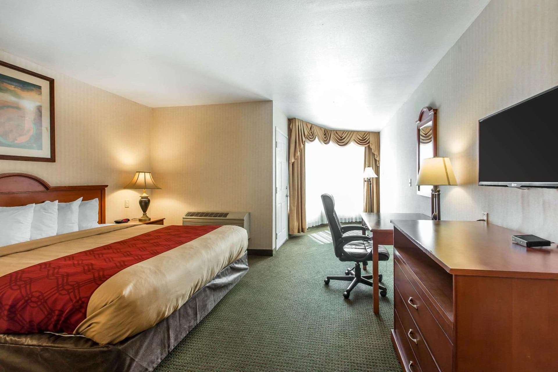 Econo Lodge Inn & Suites Riverside - Corona gallery photo in Riverside, CA — image 22