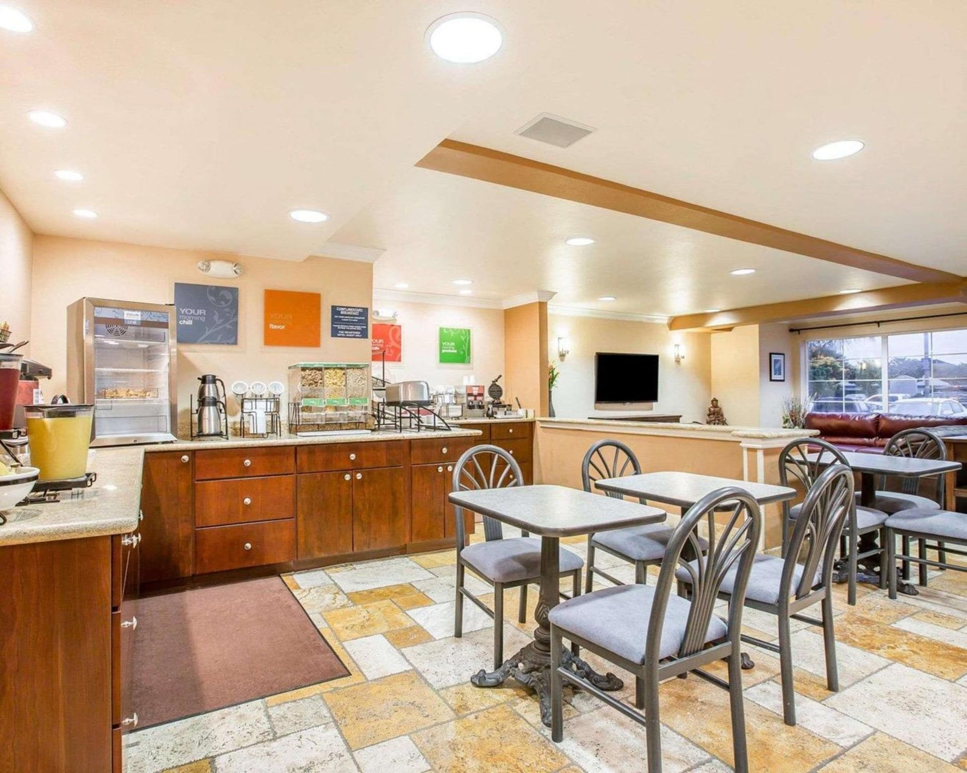 Comfort Inn & Suites Salinas City Center Area gallery photo in Salinas, CA — image 4
