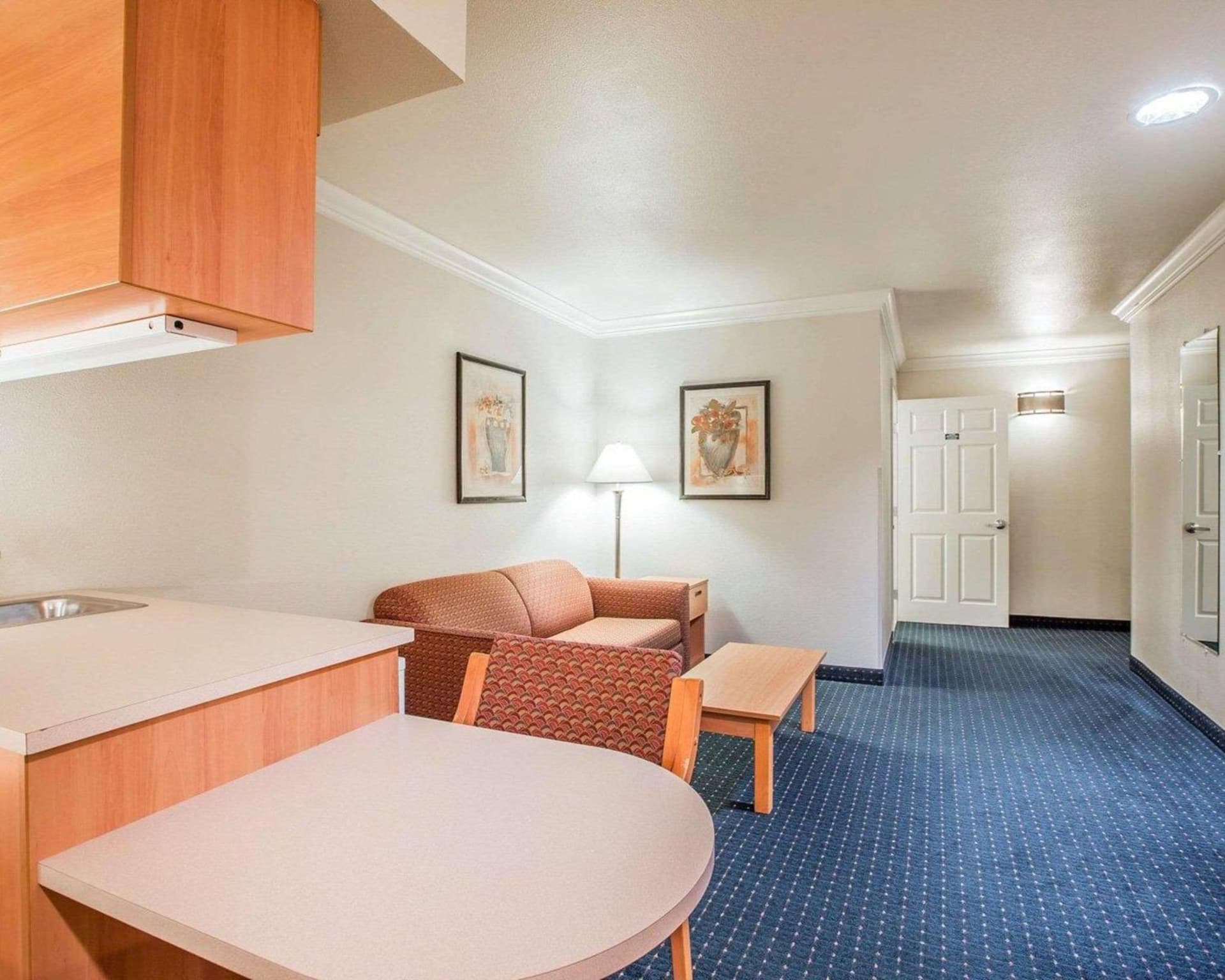 Comfort Inn & Suites Salinas City Center Area gallery photo in Salinas, CA — image 17