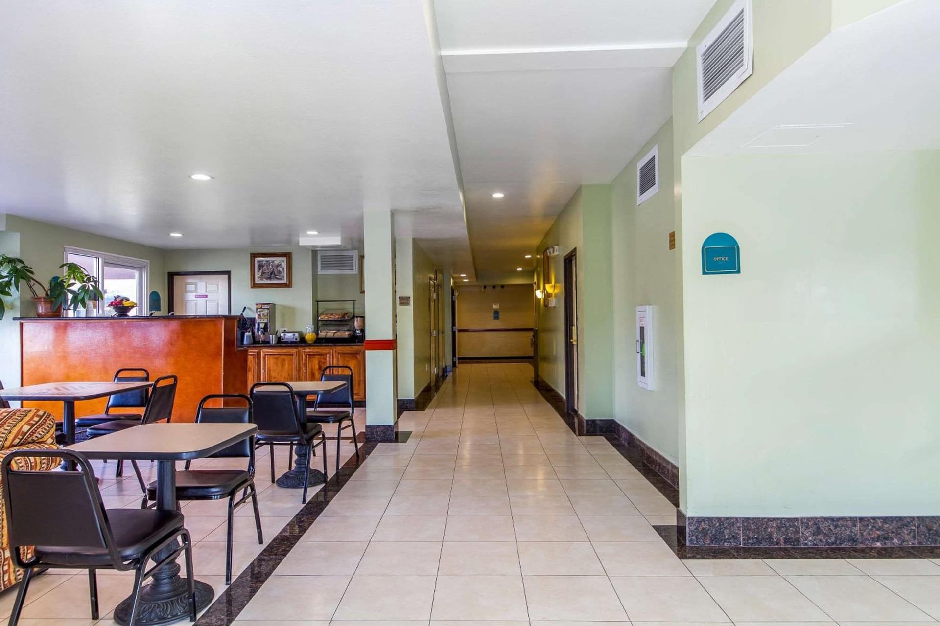 Rodeway Inn & Suites Hayward - Oakland South gallery photo in Hayward, CA — image 44