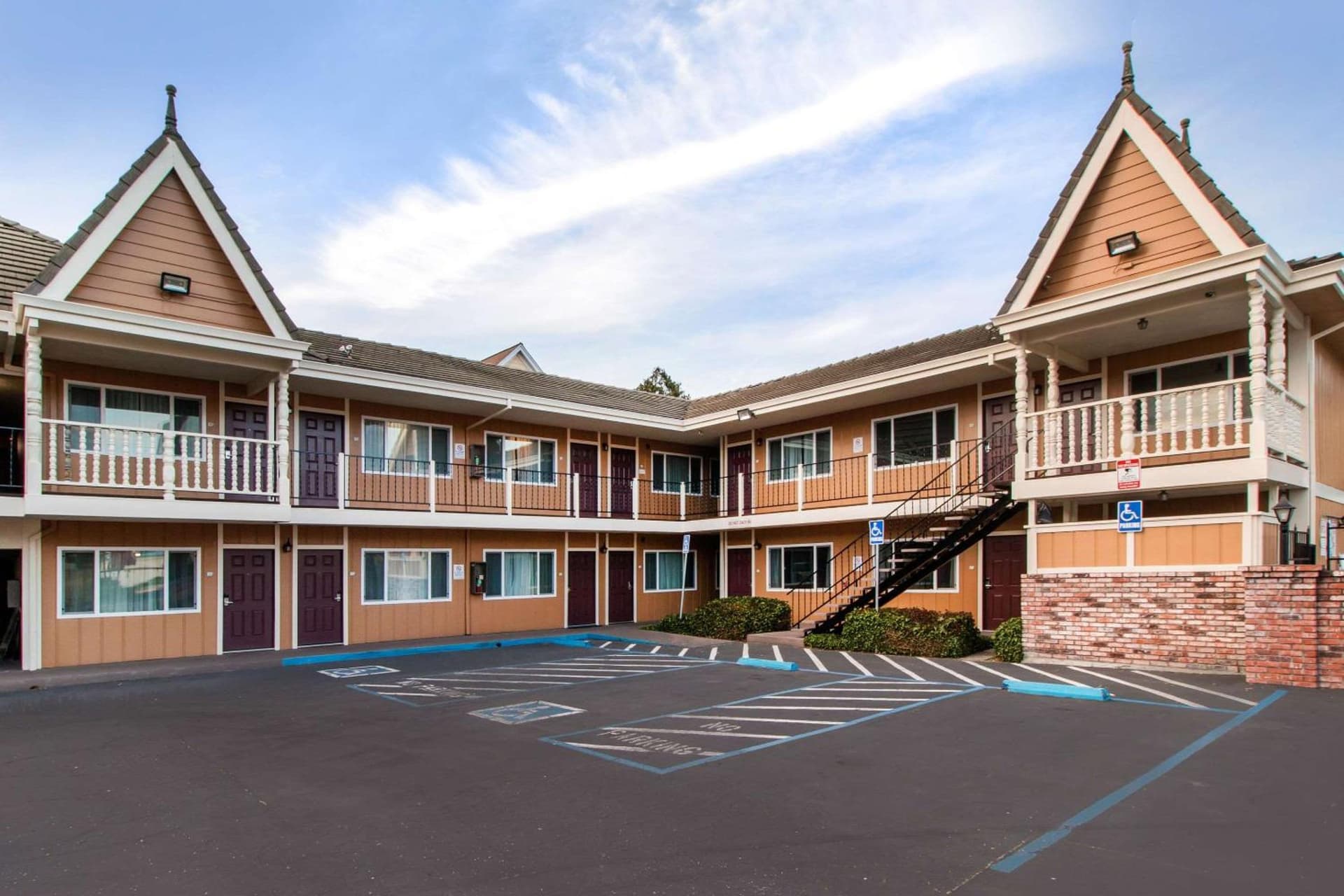 Ramada Bayside Inn & Suites Eureka featured exterior or lobby in Eureka, CA — similar hotel