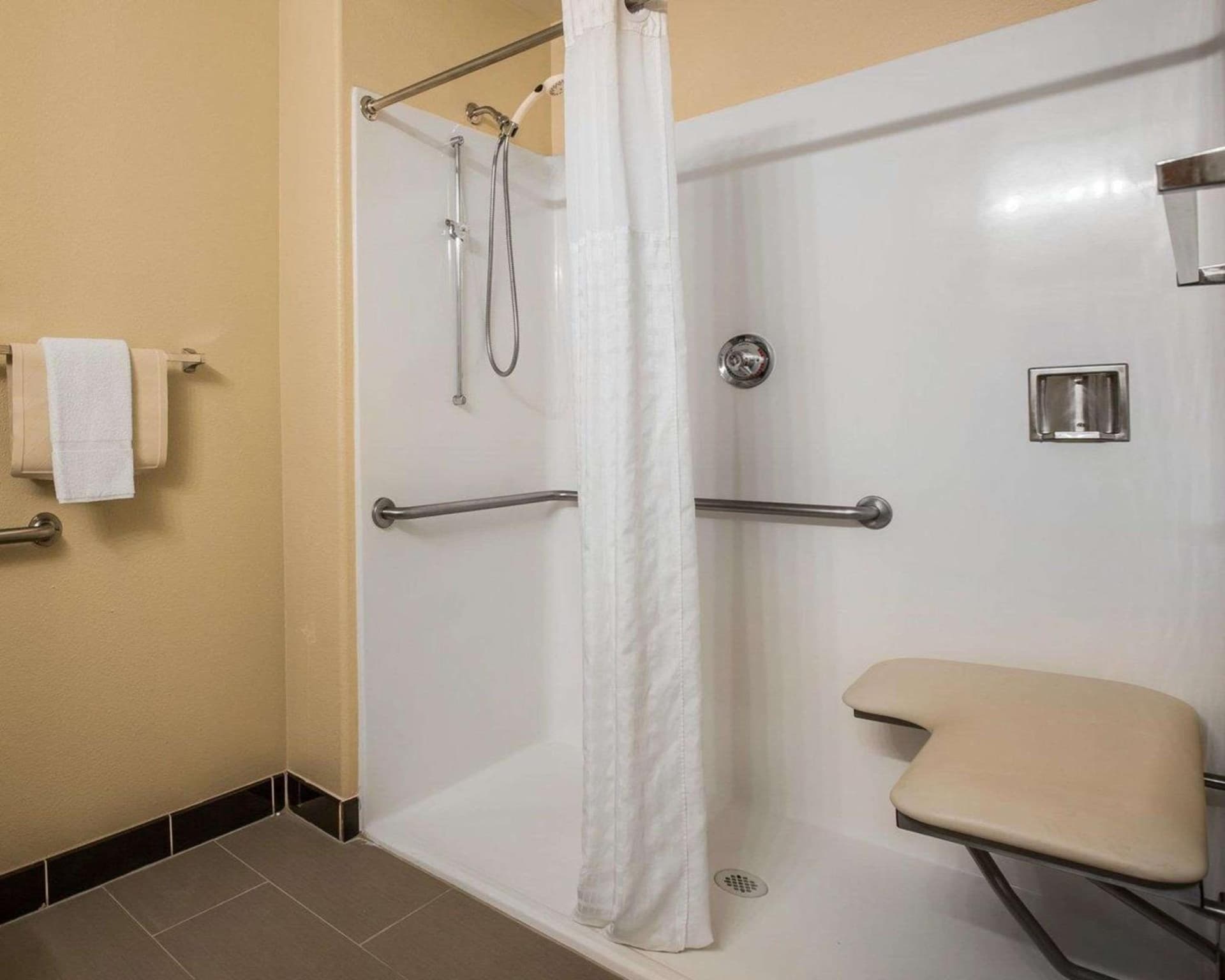 Comfort Suites Victorville-Hesperia gallery photo in Victorville, CA — image 21