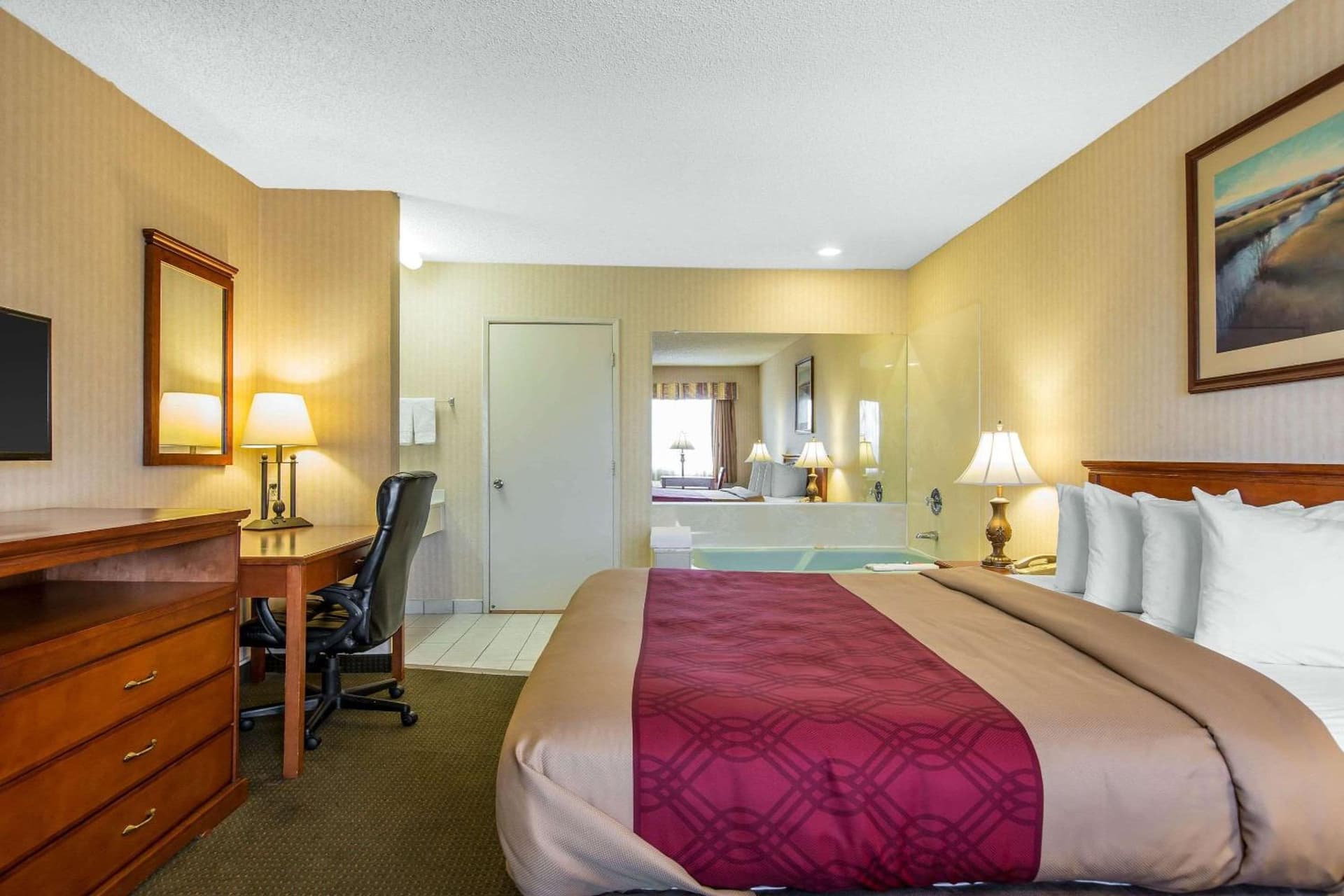 Econo Lodge Inn & Suites Riverside - Corona gallery photo in Riverside, CA — image 5