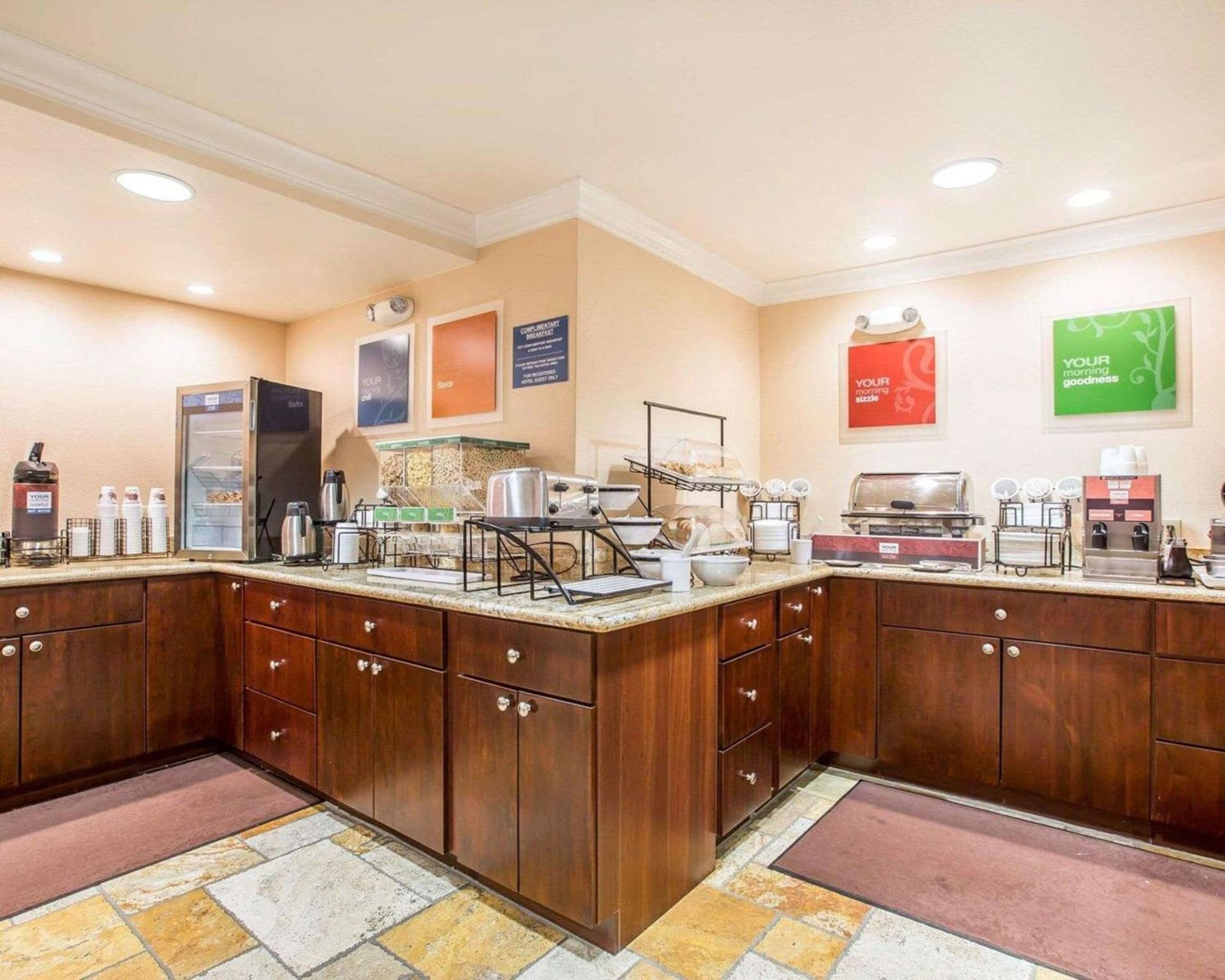 Comfort Inn & Suites Salinas City Center Area gallery photo in Salinas, CA — image 27