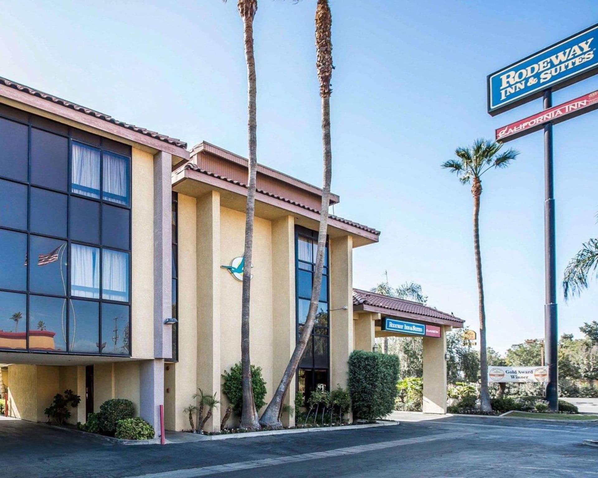 California Inn and Suites Bakersfield interior in Bakersfield, CA — gallery photo 2