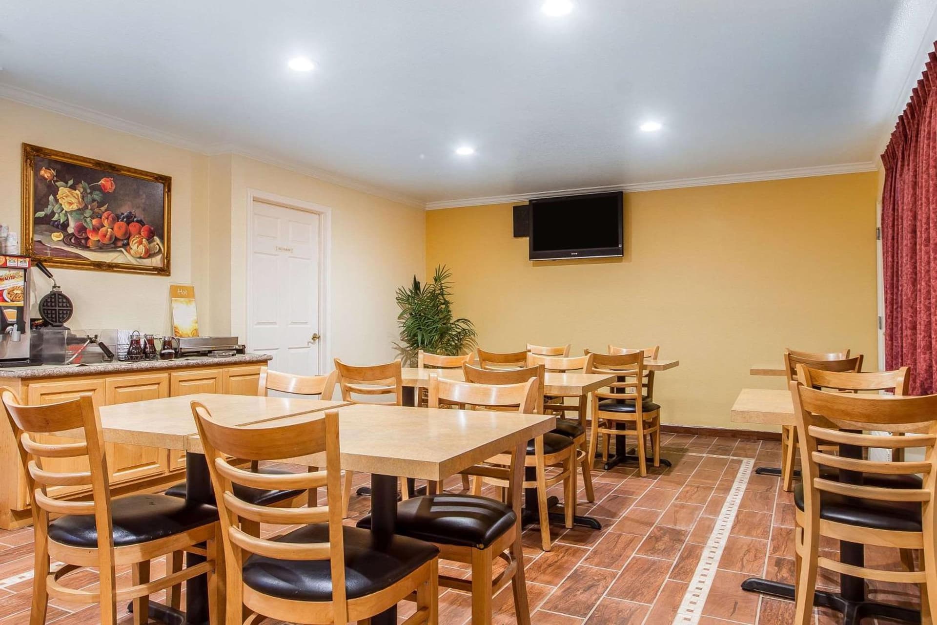 Quality Inn & Suites Gilroy gallery photo in Gilroy, CA — image 22