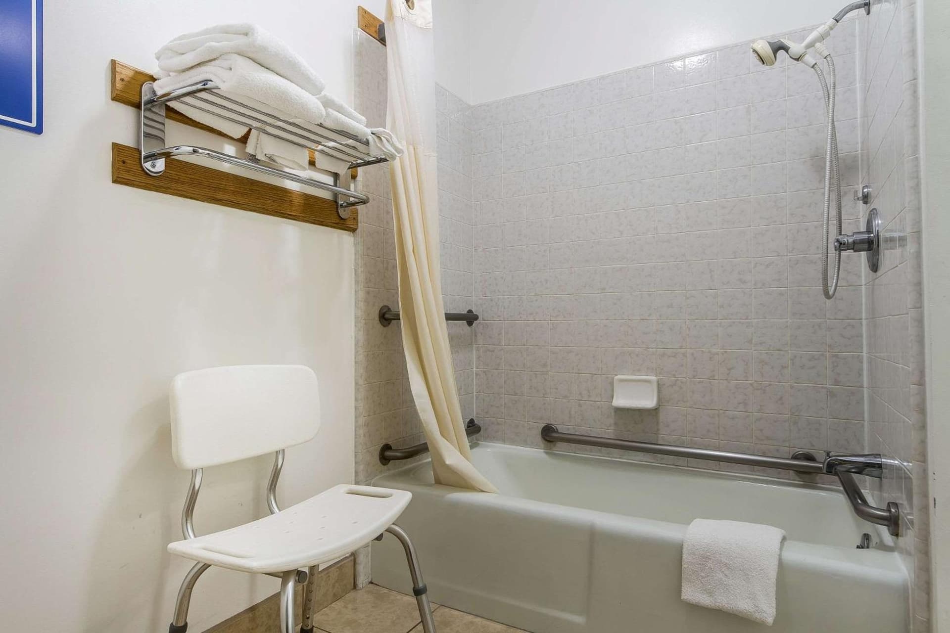 Quality Inn & Suites Gilroy gallery photo in Gilroy, CA — image 10