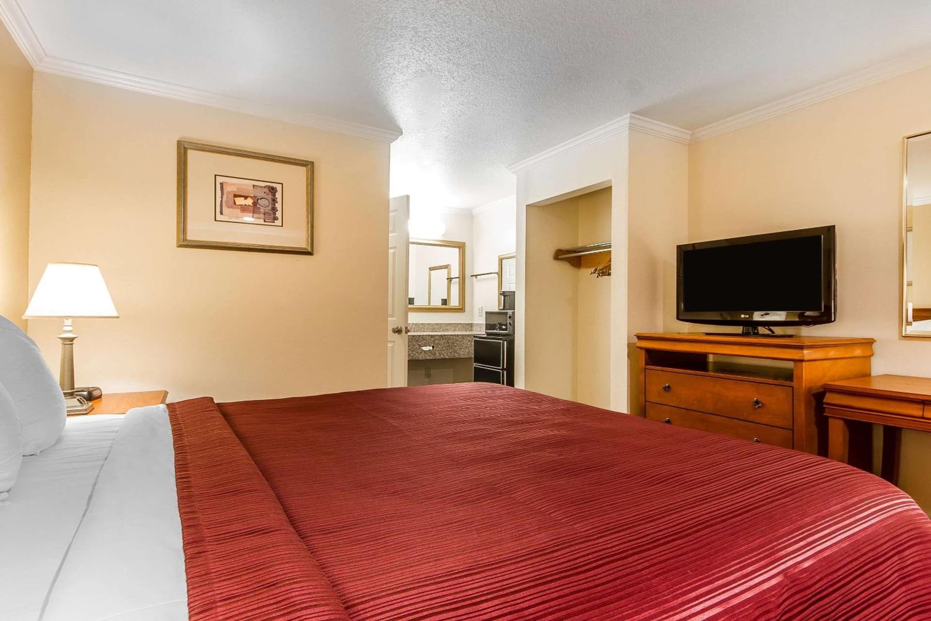 Quality Inn & Suites Gilroy gallery photo in Gilroy, CA — image 7