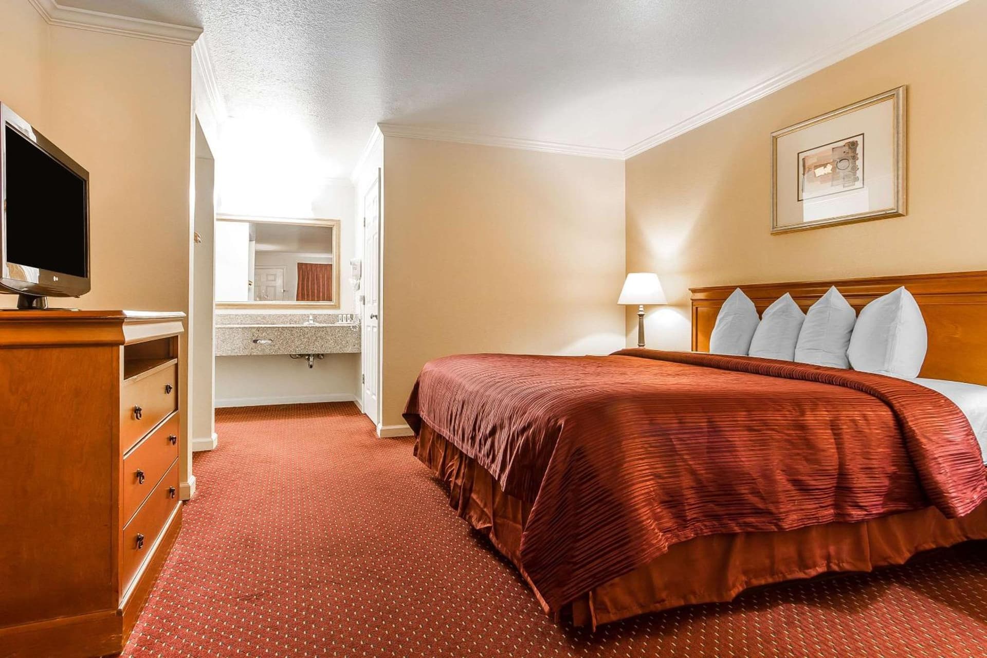 Quality Inn & Suites Gilroy gallery photo in Gilroy, CA — image 11