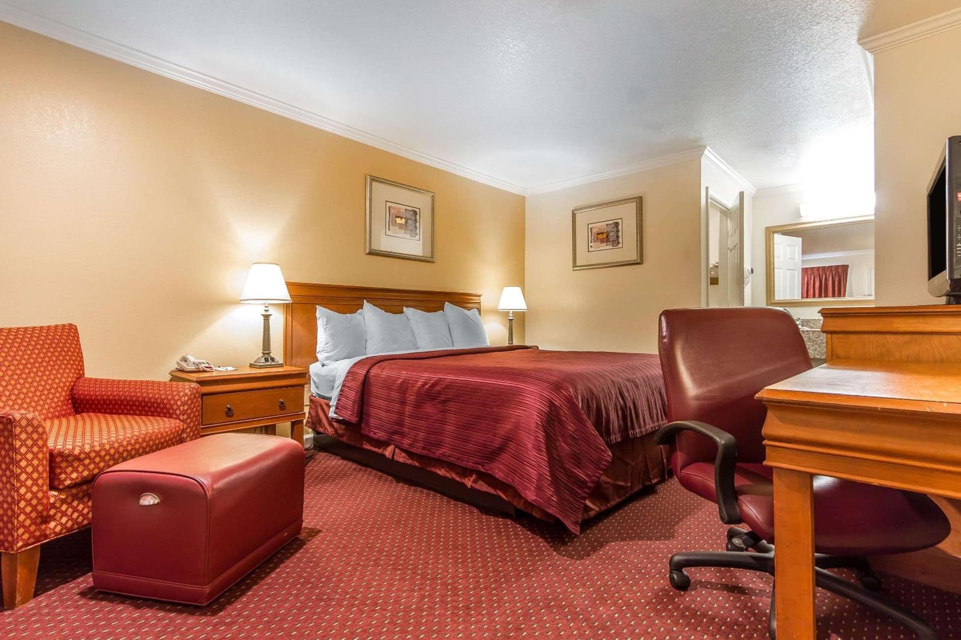 Quality Inn & Suites Gilroy gallery photo in Gilroy, CA — image 17