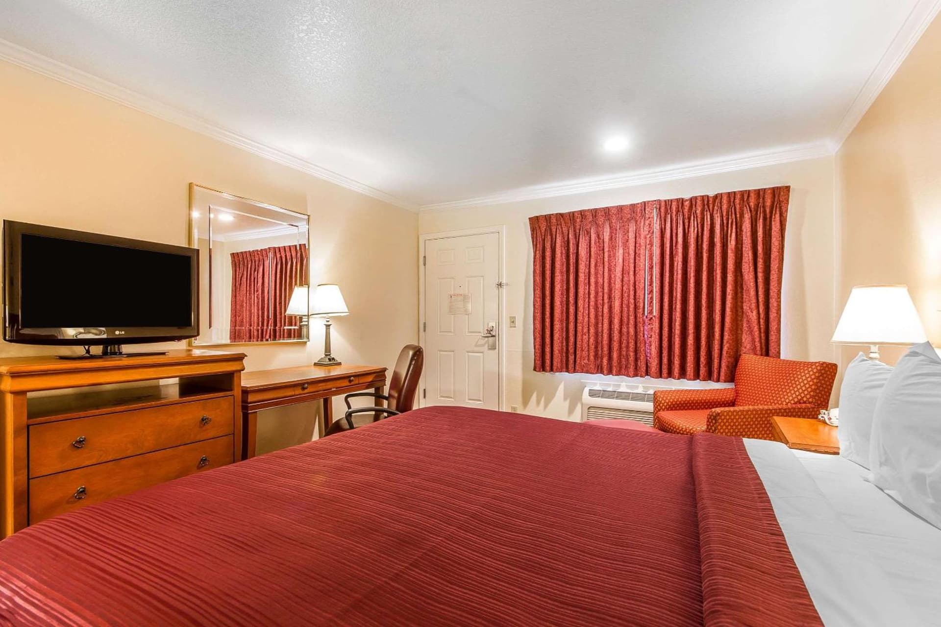 Quality Inn & Suites Gilroy gallery photo in Gilroy, CA — image 35