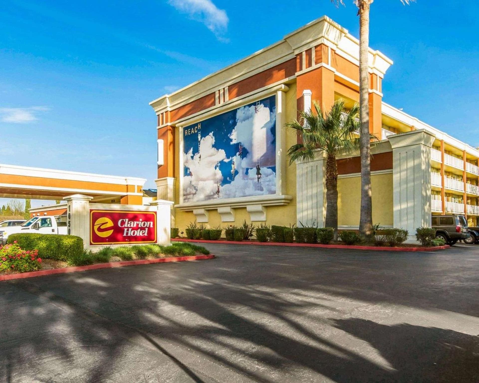 Clarion Hotel Concord/Walnut Creek interior in Concord, CA — gallery photo 2