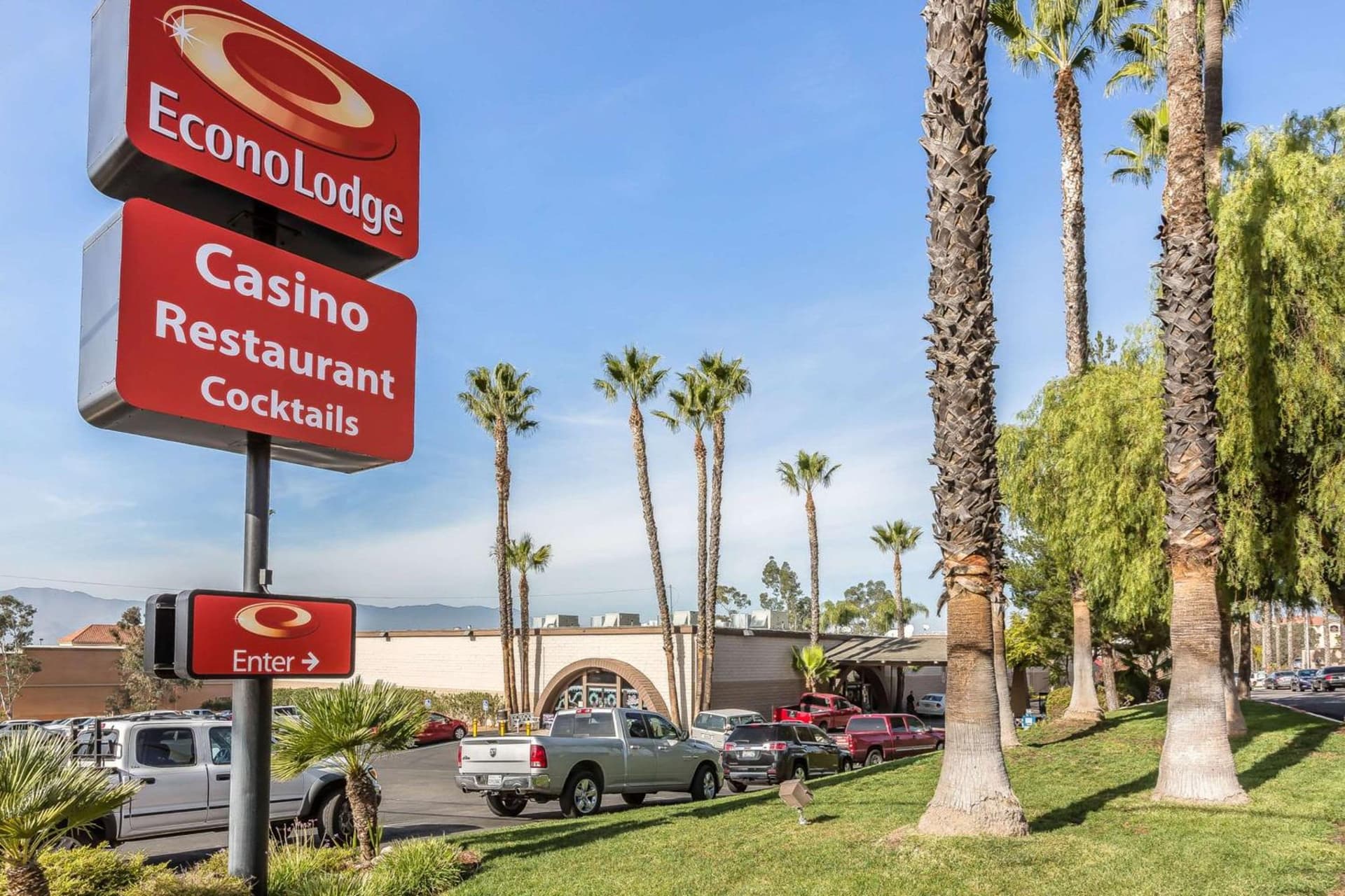 Econo Lodge Lake Elsinore Casino gallery photo in Lake Elsinore, CA — image 5