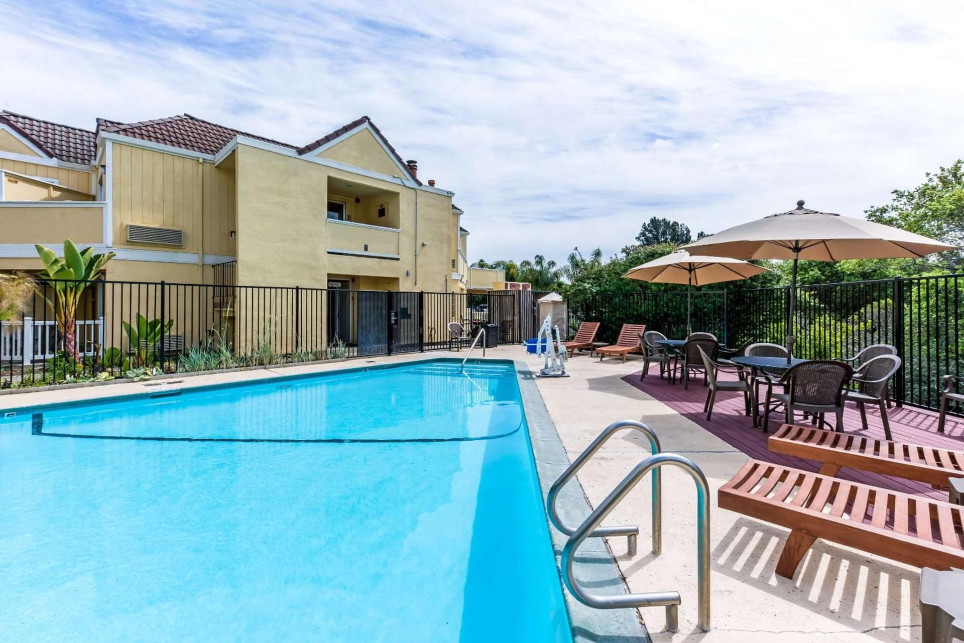 Quality Inn & Suites Capitola By the Sea gallery photo in Capitola, CA — image 25