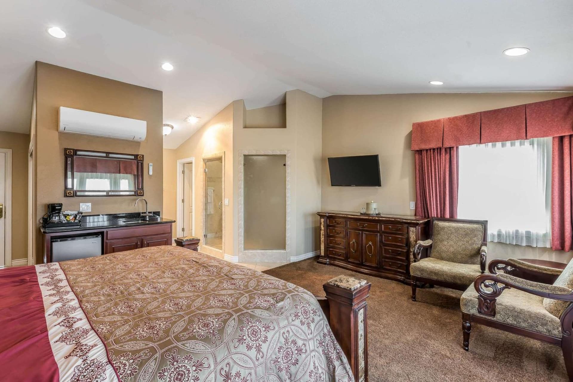 Econo Lodge Lake Elsinore Casino gallery photo in Lake Elsinore, CA — image 33