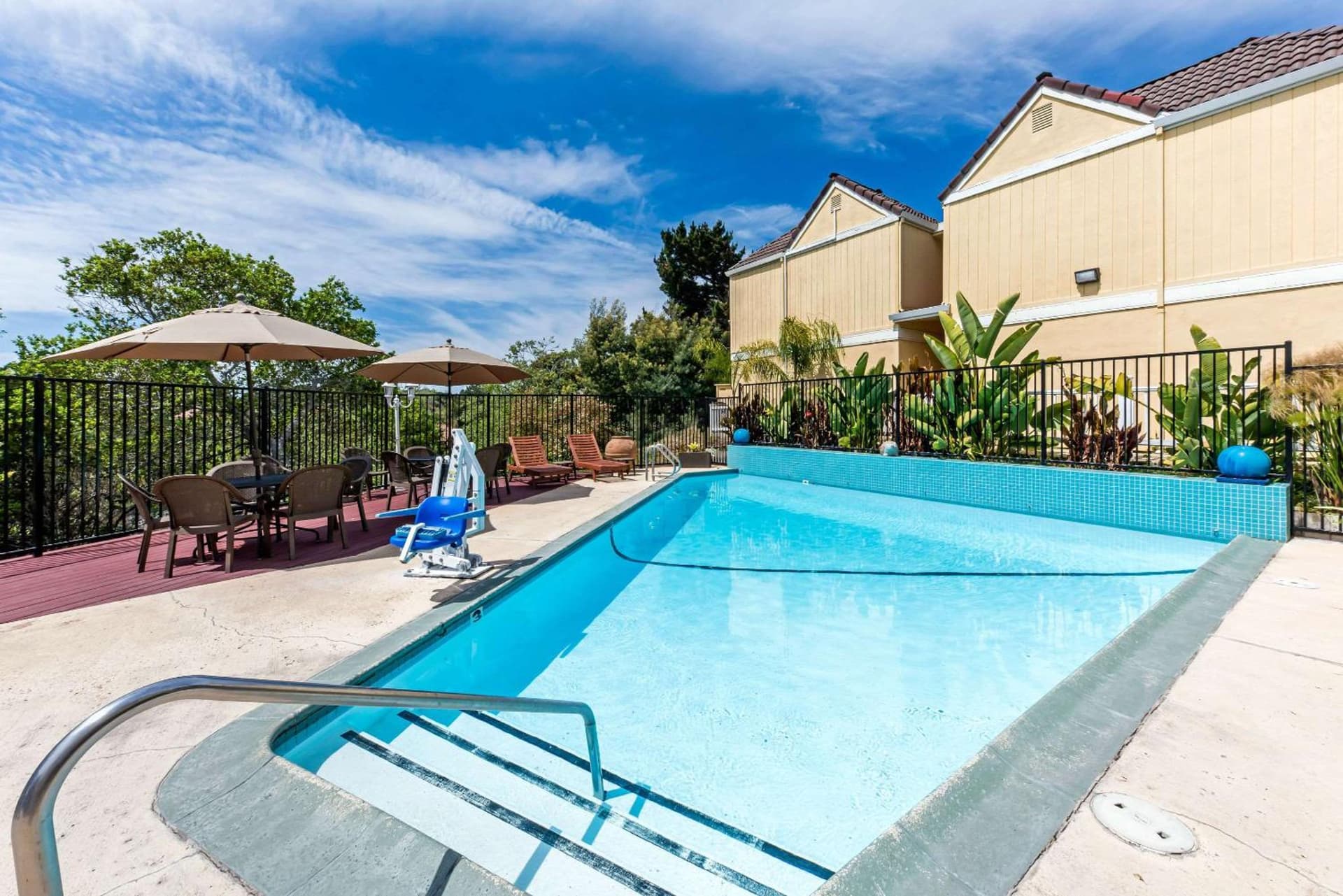 Quality Inn & Suites Capitola By the Sea gallery photo in Capitola, CA — image 13