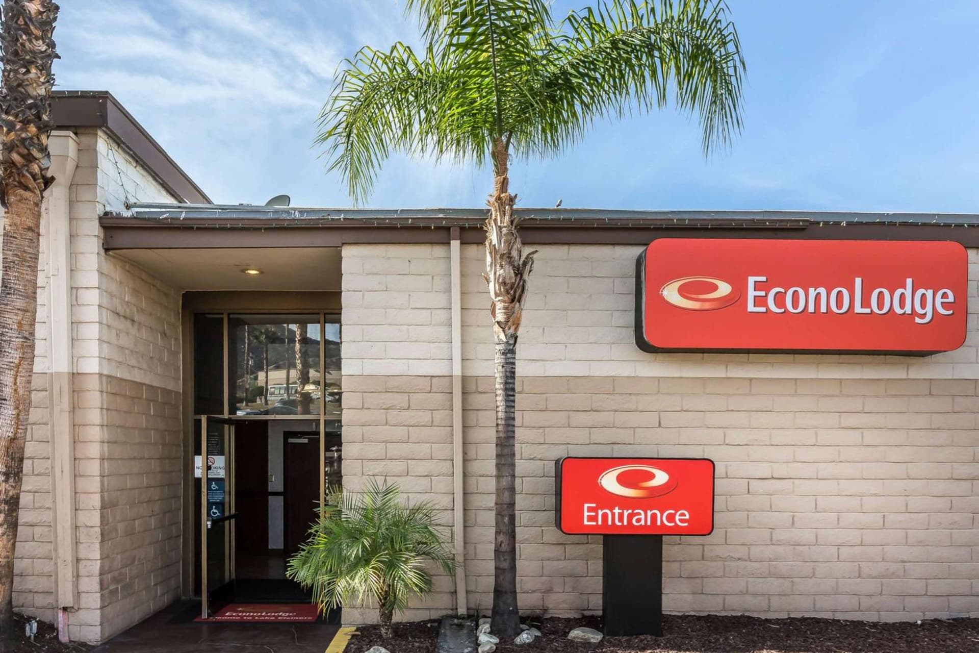 Econo Lodge Lake Elsinore Casino gallery photo in Lake Elsinore, CA — image 18