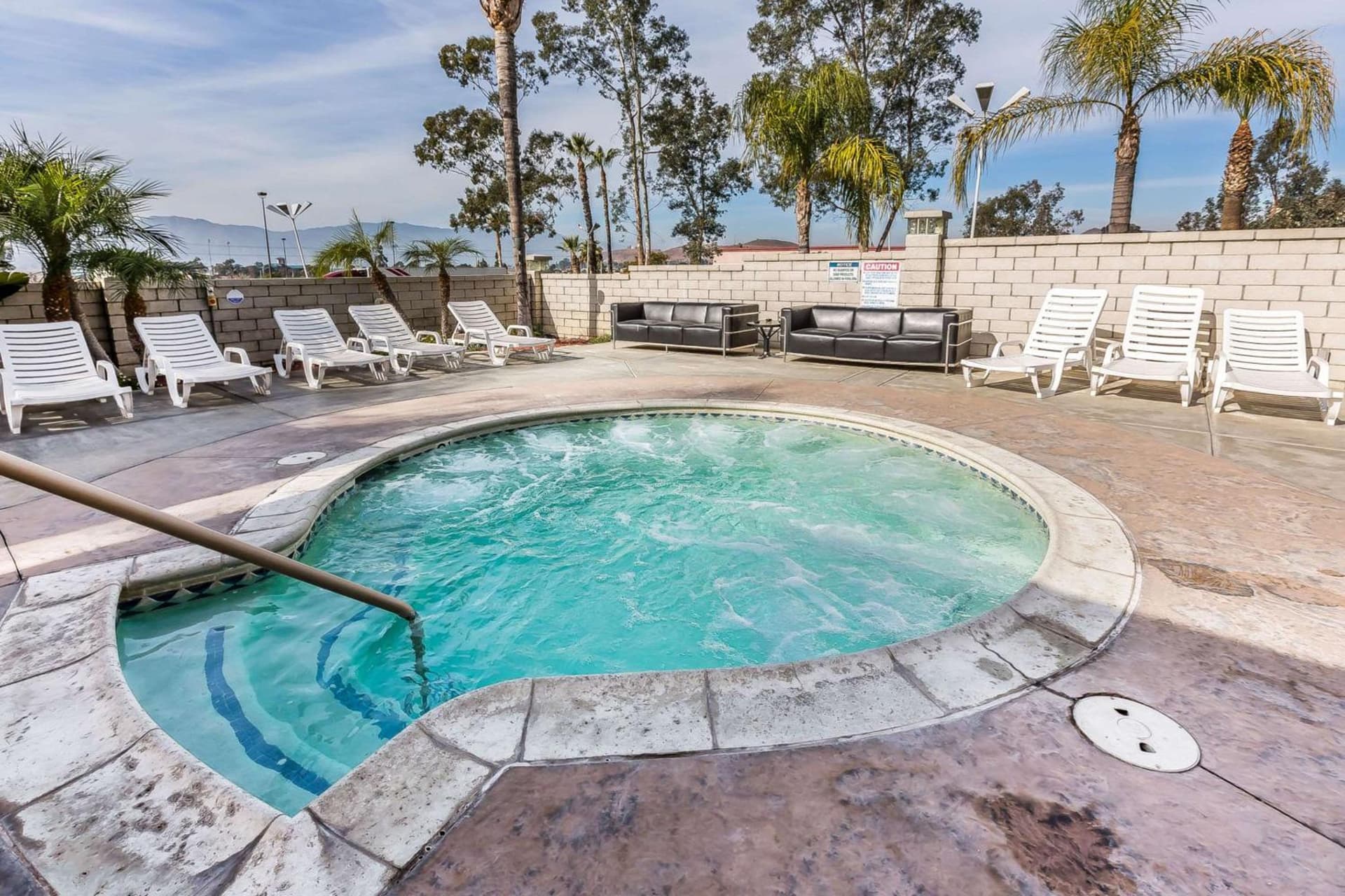 Econo Lodge Lake Elsinore Casino gallery photo in Lake Elsinore, CA — image 24