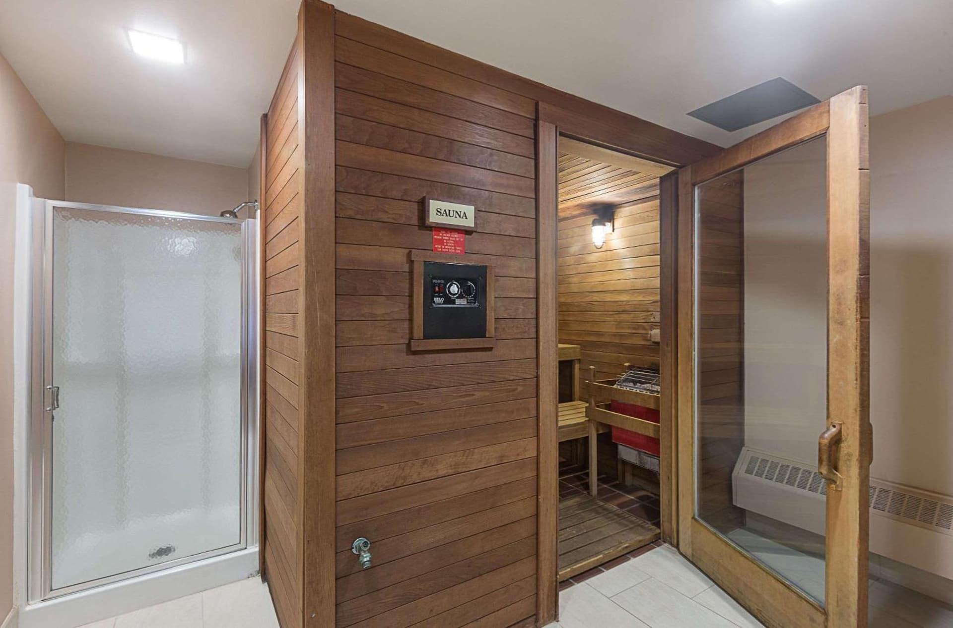 Quality Suites Lansing West gallery photo in Lansing, MI — image 34