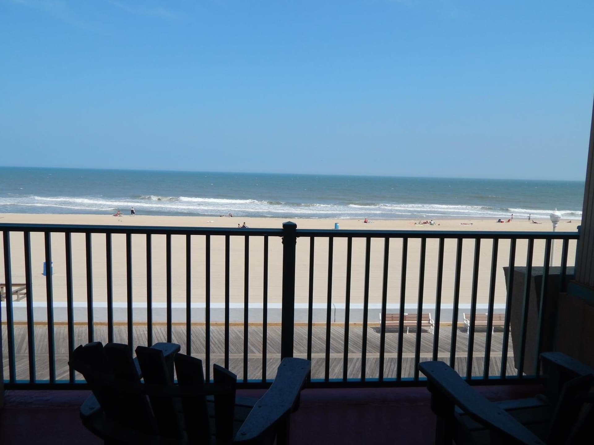 Days Inn by Wyndham Ocean City Oceanfront gallery photo in Ocean City, MD — image 25