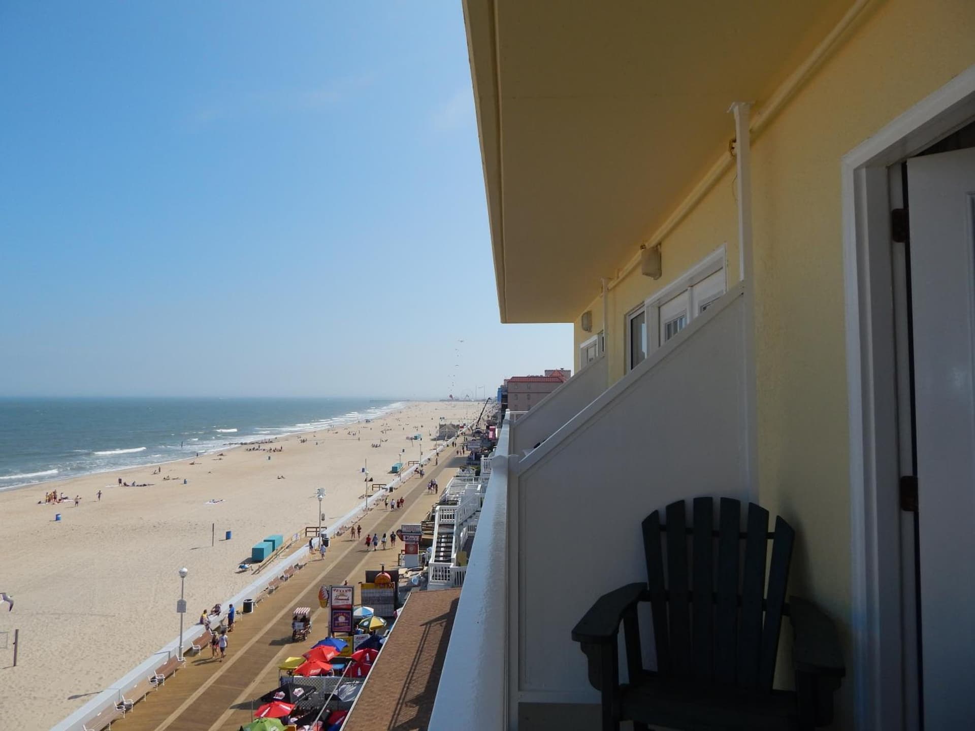 Howard Johnson Plaza by Wyndham Ocean City Oceanfront interior in Ocean City, MD — gallery photo 2